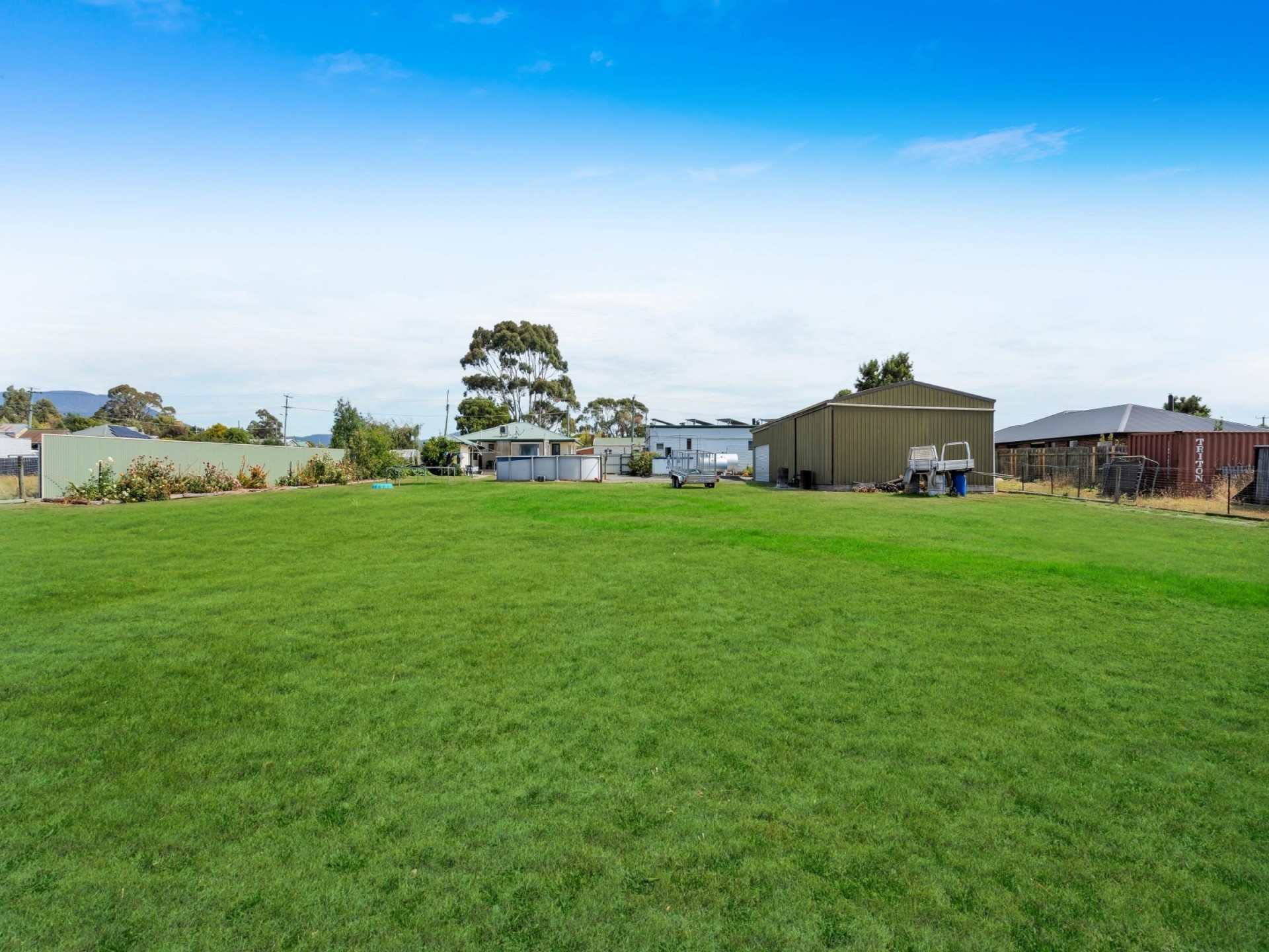 Road House General Store LPO Freehold 3BR Home Block size 2668m2, T/O FY25 $1.5mill+