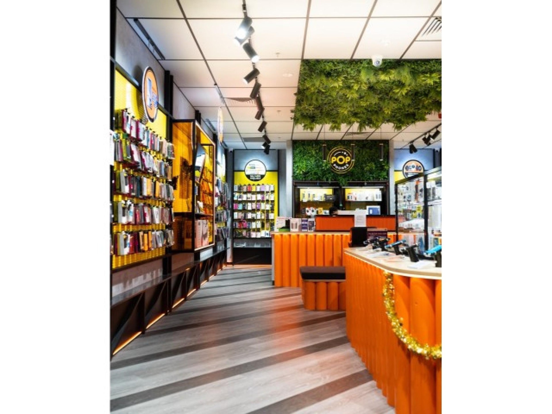 Pop Phones Franchise  Tech Retail & Repairs with National Brand Backing
