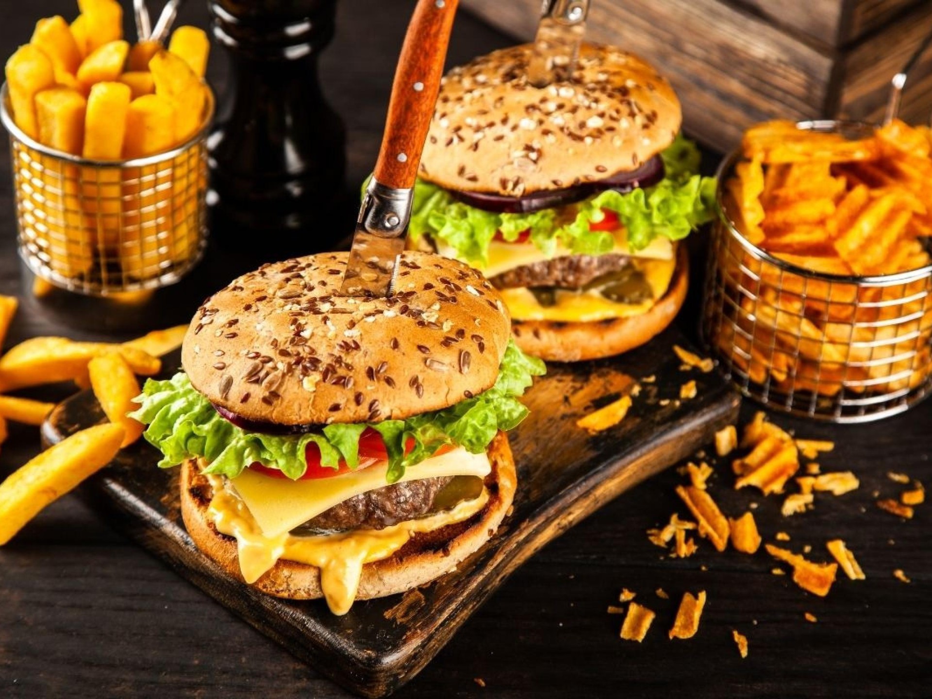 Licensed Burger Bar & Mexican Cuisine, Takeaway- Prime Corner Location- Low Rent  Huge Upside