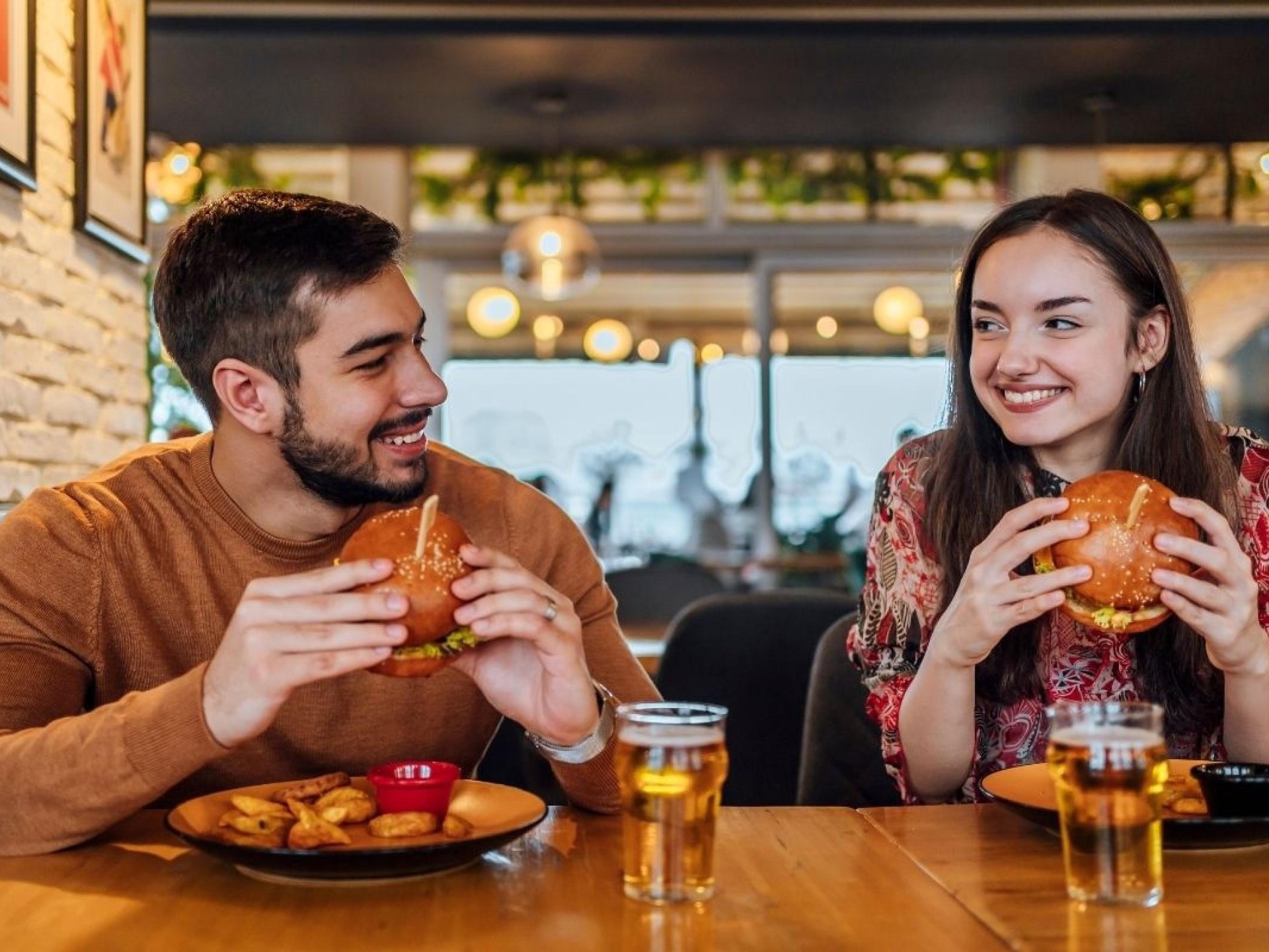 Licensed Burger Bar & Mexican Cuisine, Takeaway- Prime Corner Location- Low Rent  Huge Upside