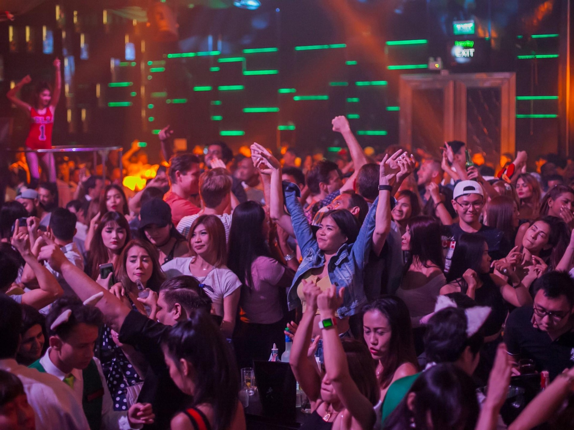 NIGHT CLUB - 519 PAX- SHOOT FOR THE STARS  !!! SOLD !!! SOLD !!! SOLD !!!
