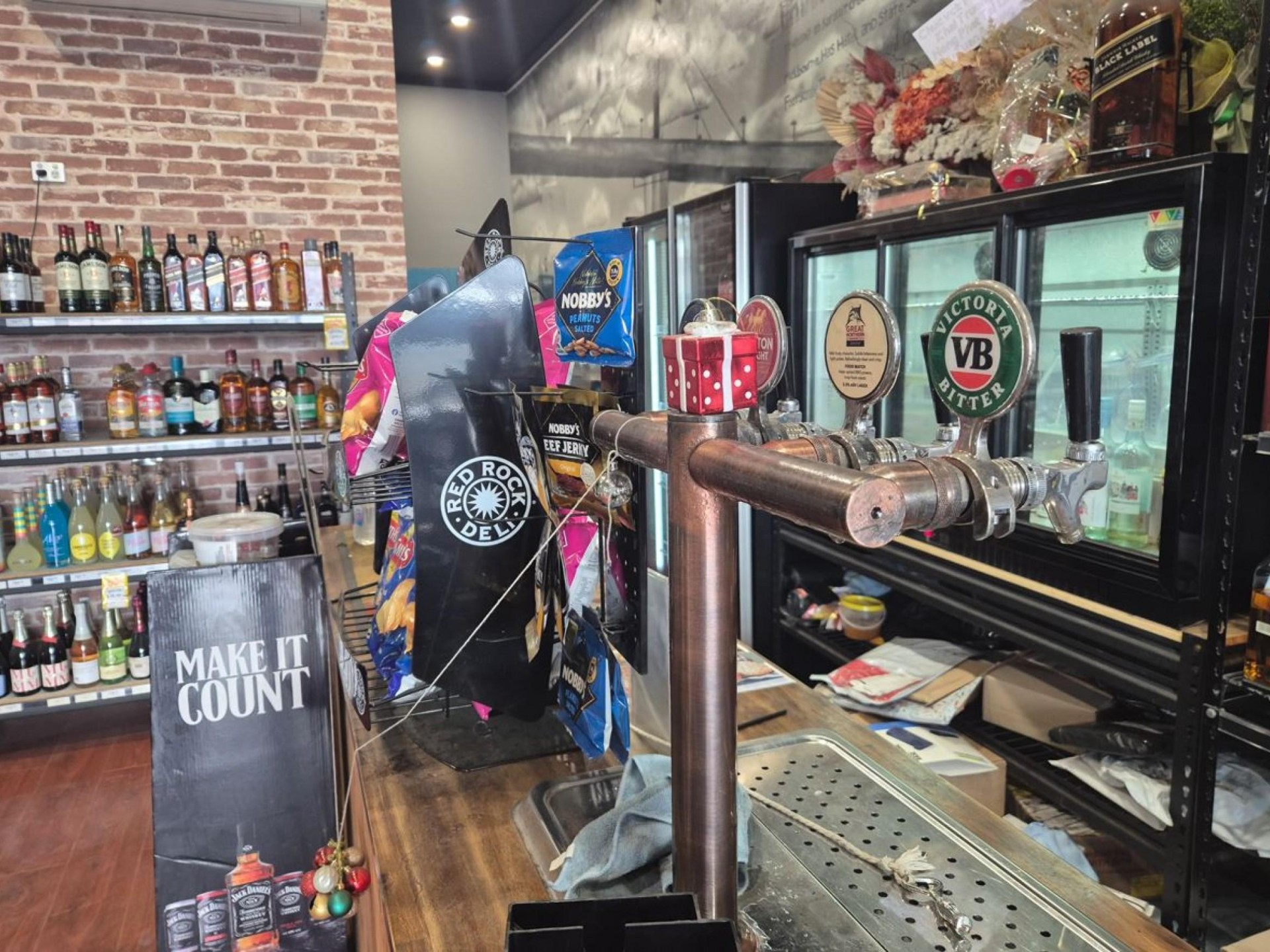 WESTERN SUBURBS BOTTLESHOP & BAR  UNIQUE DUAL-INCOME BUSINESS  ONLY $190,000