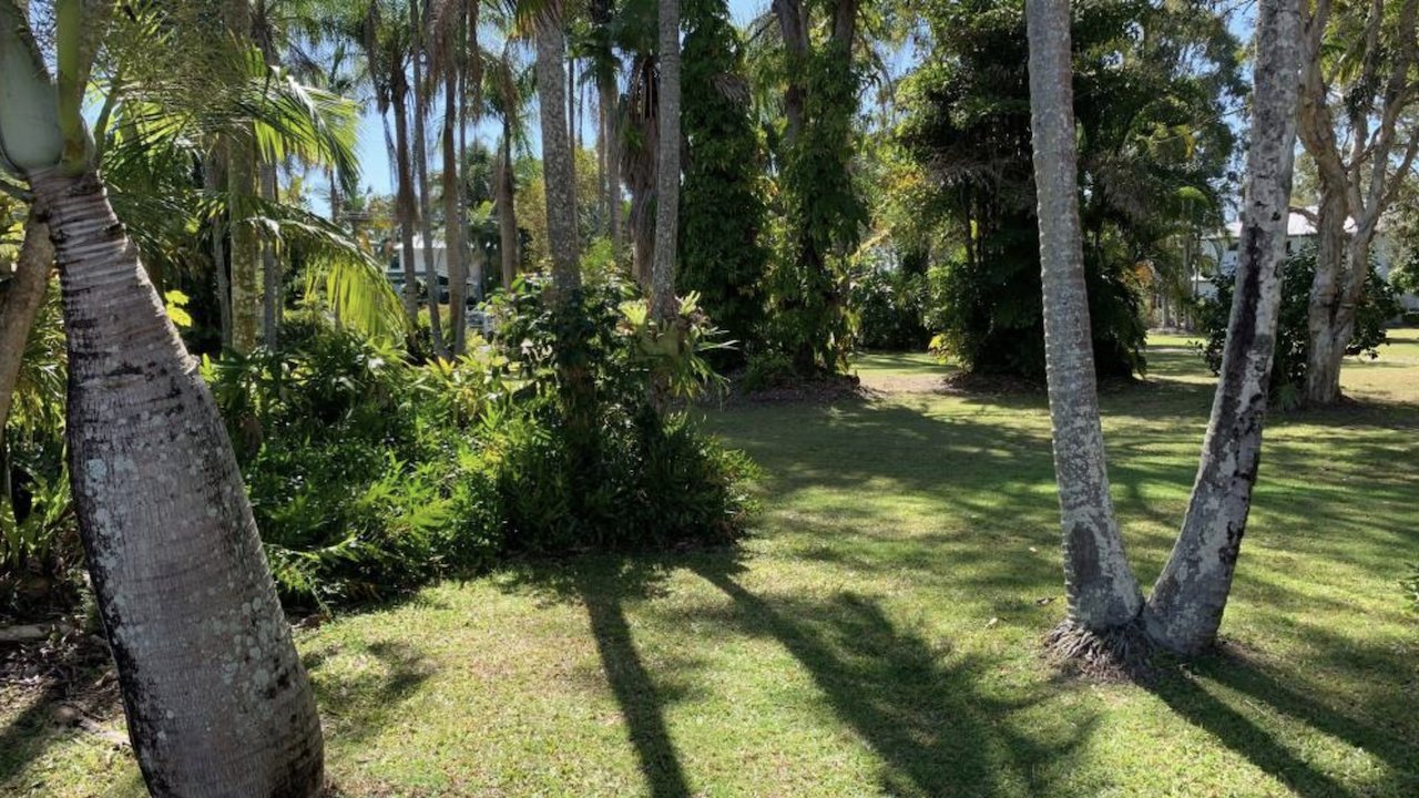 Beachside Motel with Development Potential