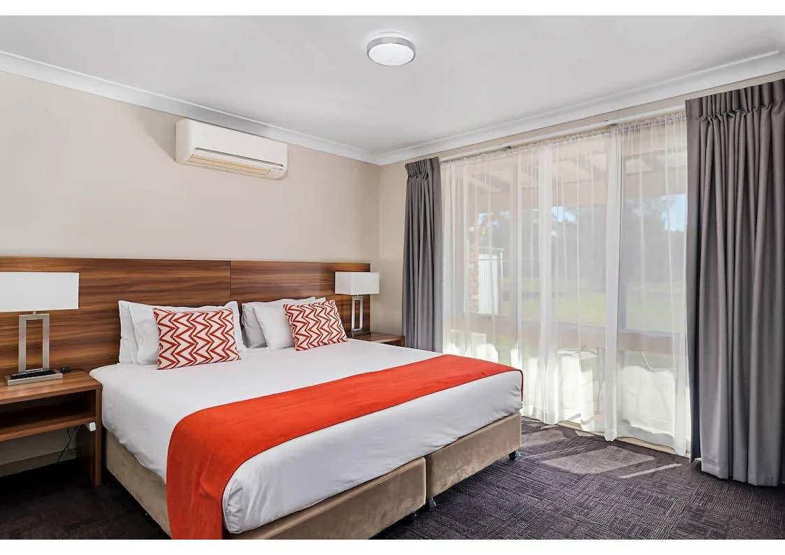 Large number of rooms with long lease