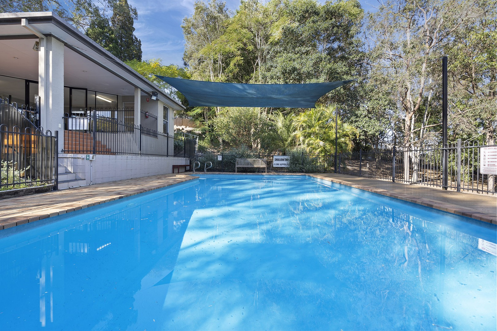 Unlock Success with This Prime Management Gem in the Western Suburbs!