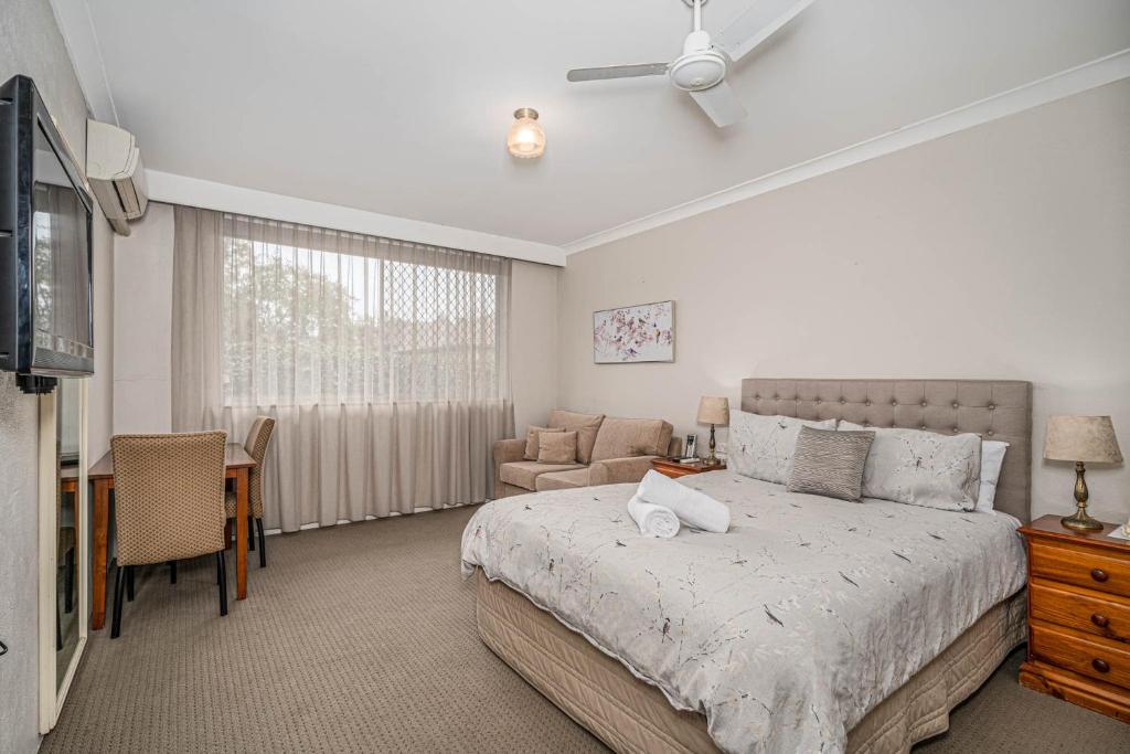 24 Room Boutique, Leasehold Motel