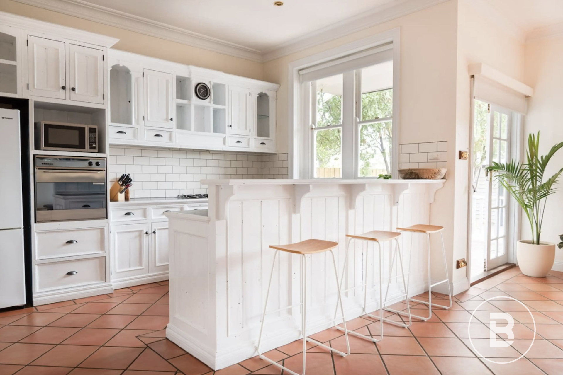 BUSINESS FOR SALE  AIRBNB MANAGEMENT - BALLARAT & ARARAT