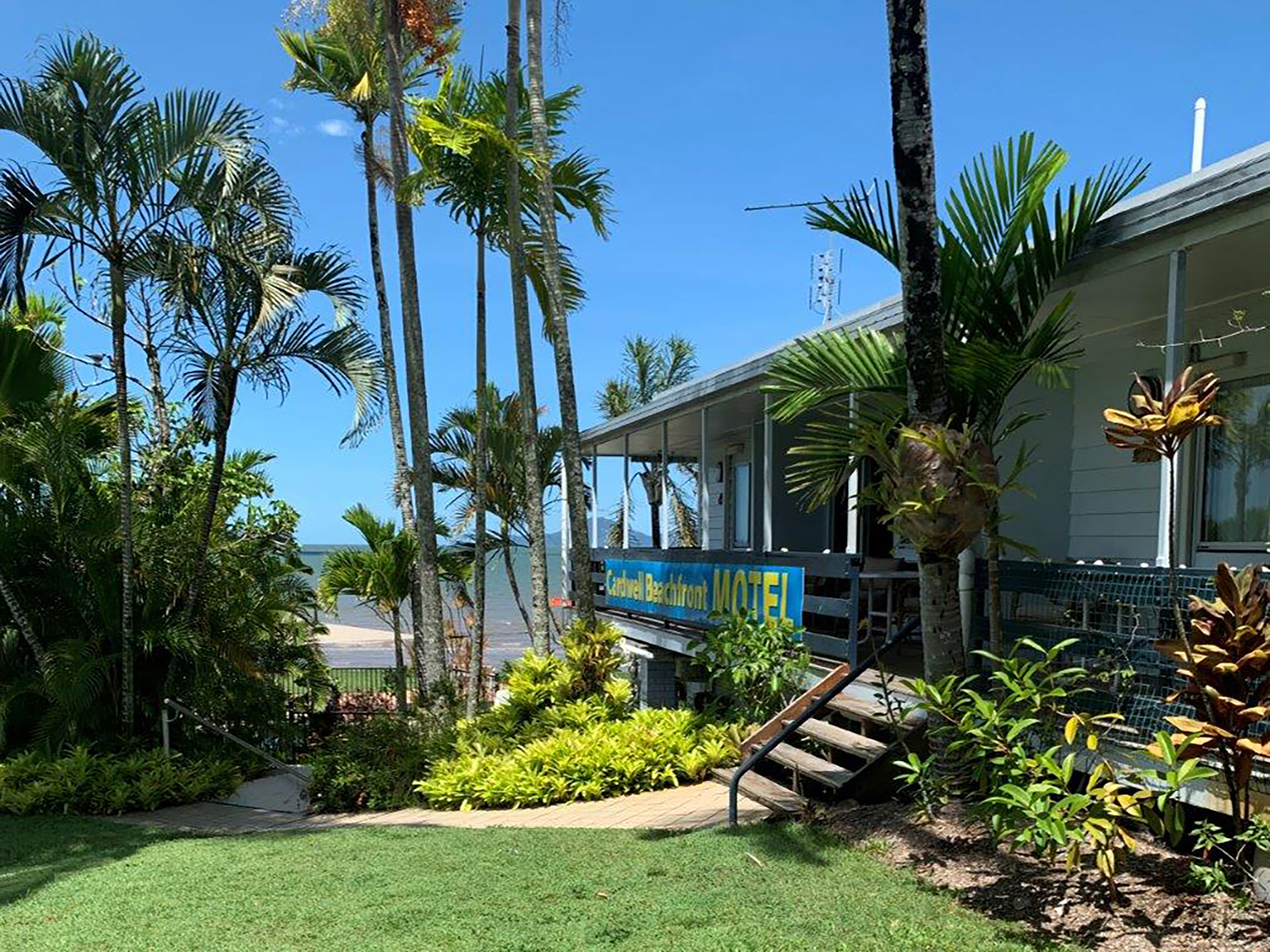 Money Maker Beachfront Leasehold, Walk to CBD And Lifestyle Business Opportunity - 2688ML