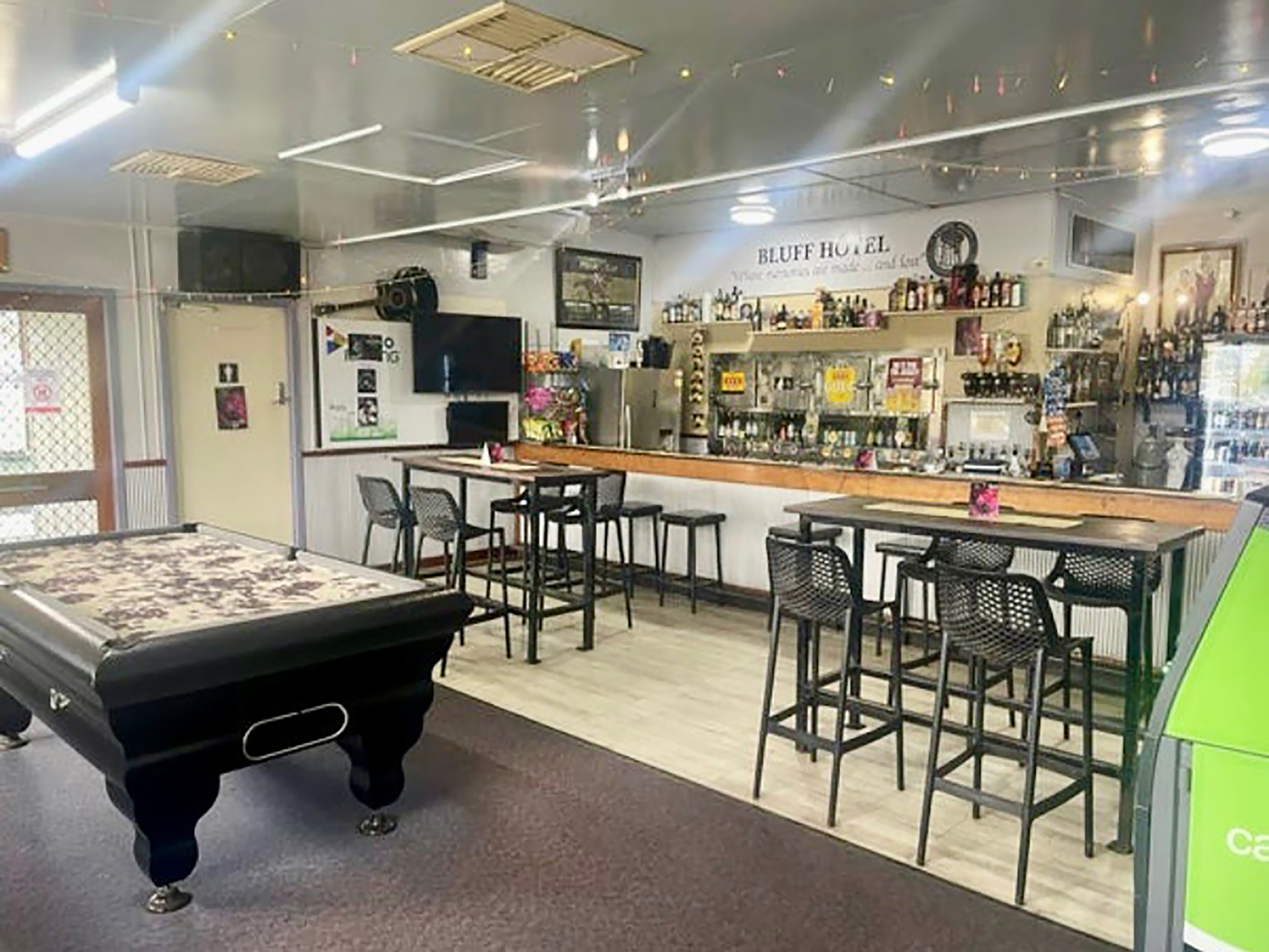 BLUFF HOTEL: FREEHOLD HOTEL & GAMING OPPORTUNITY - 72HF