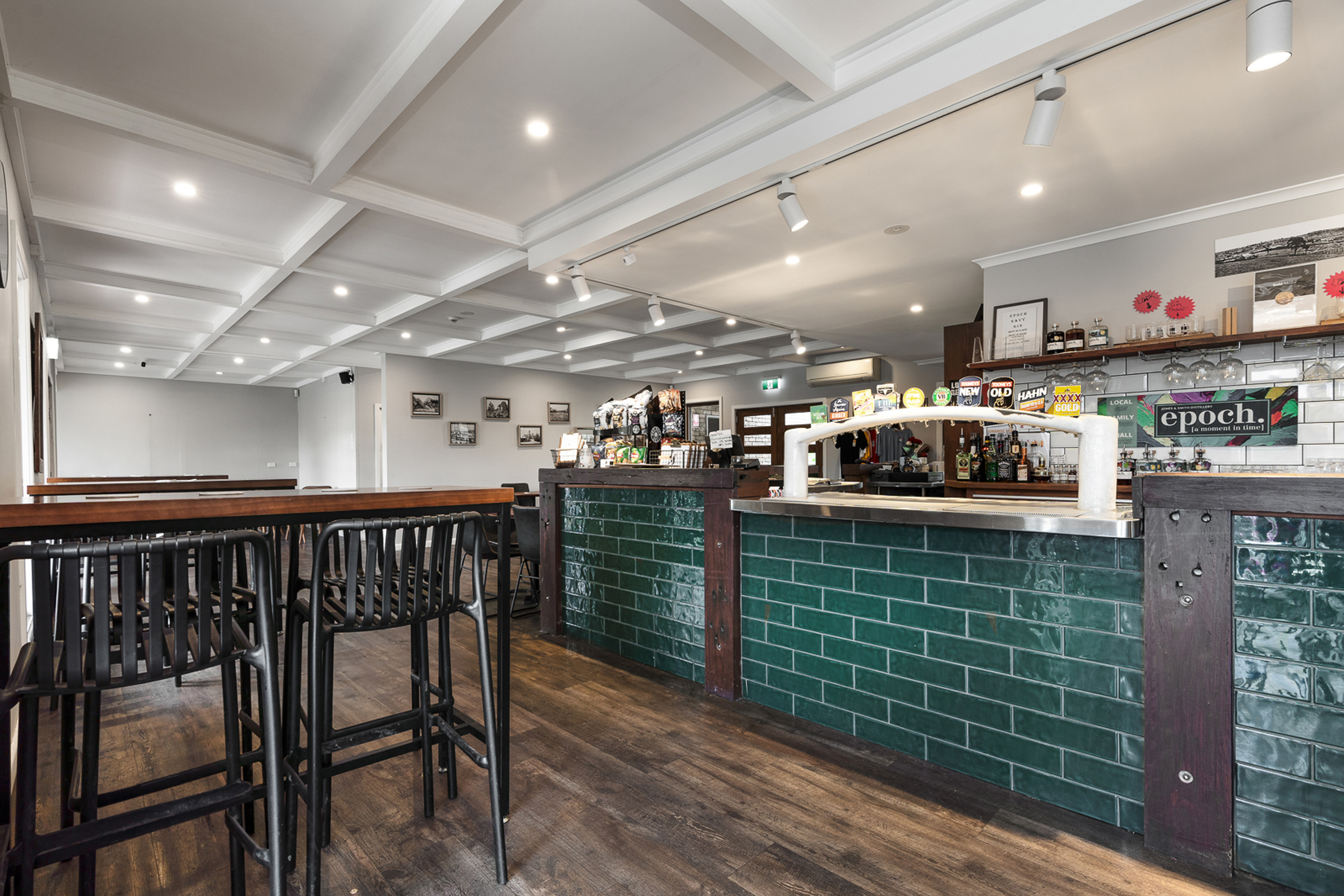 RARE FREEHOLD HOSPITALITY OPPORTUNITY IN ORANGES GROWING EASTERN CORRIDOR - 153HF