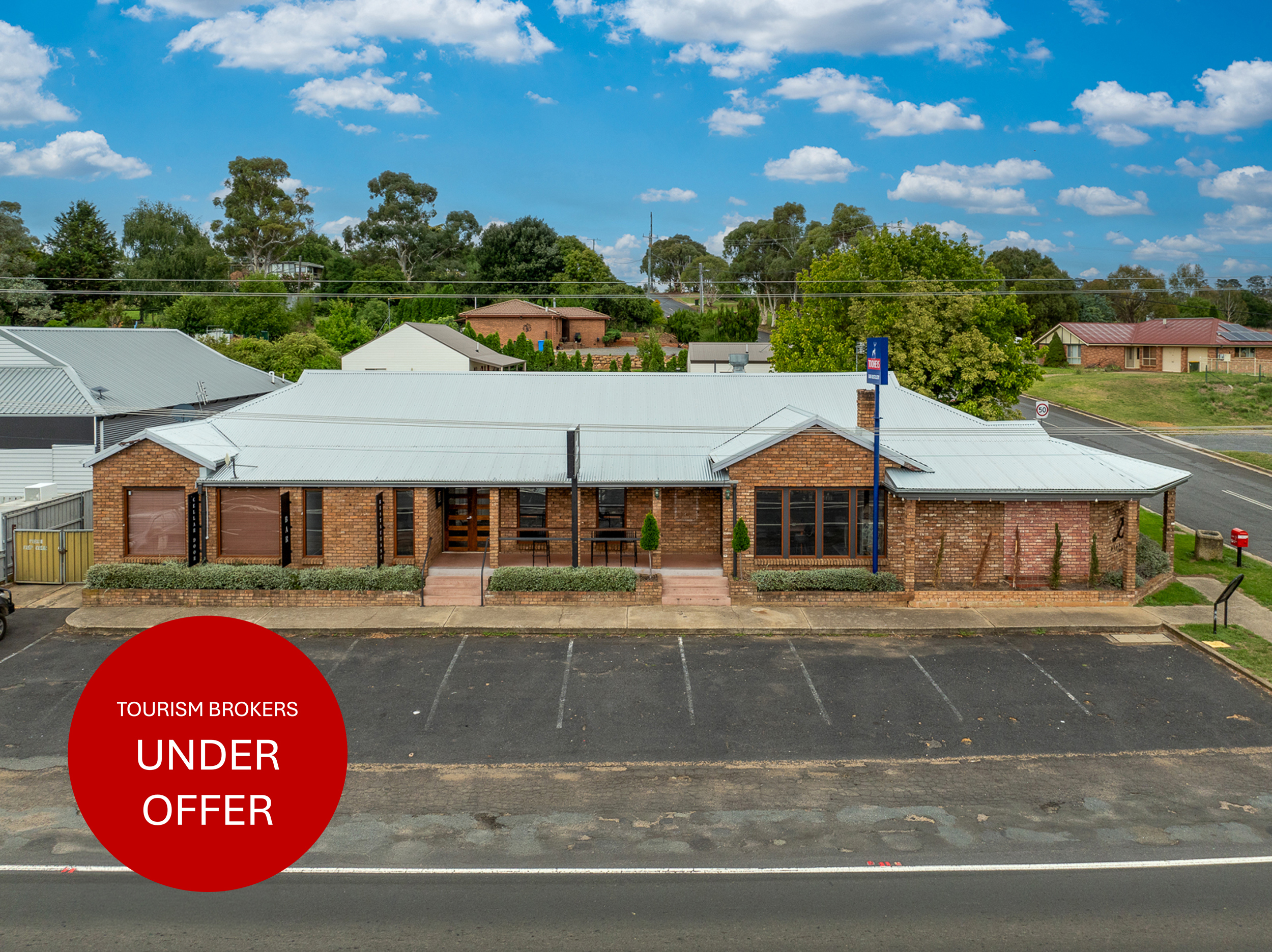 RARE FREEHOLD HOSPITALITY OPPORTUNITY IN ORANGES GROWING EASTERN CORRIDOR - 153HF