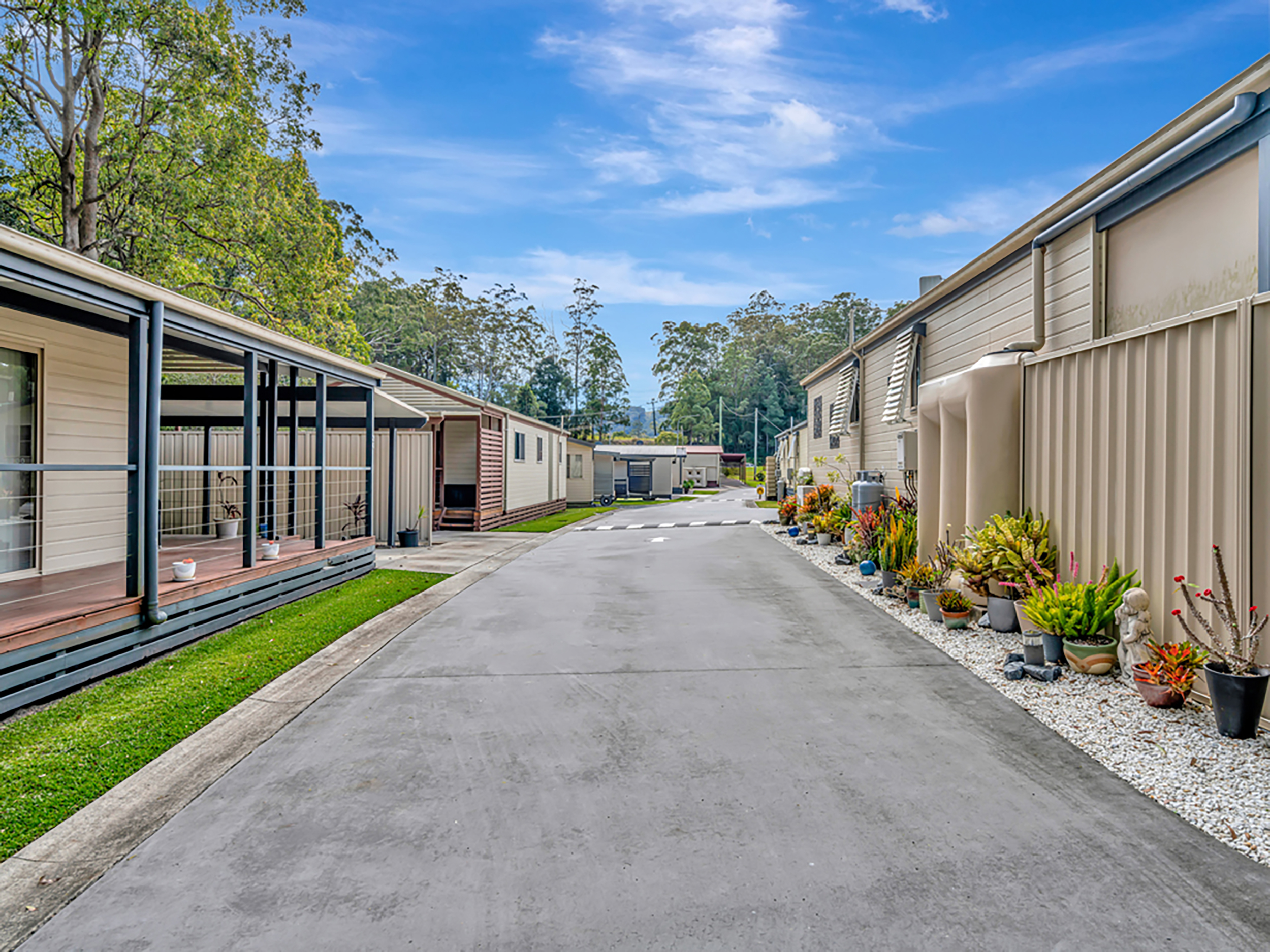 EXCLUSIVE LIFESTYLE & COMMERCIAL OPPORTUNITY IN BONVILLE/COFFS HARBOUR - 97MHE