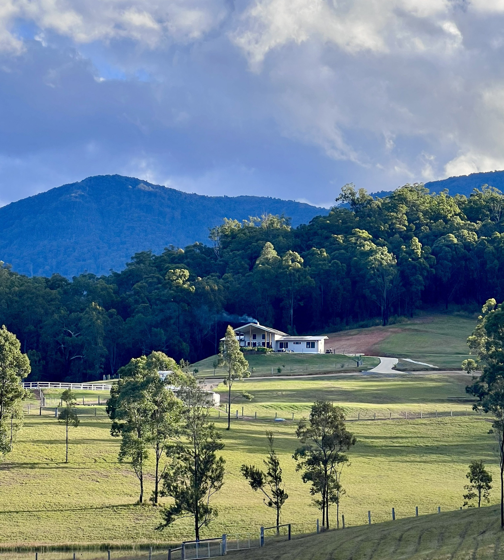 MODERN HOMESTEAD & ACREAGE, ECO-TOURISM APPROVED - 1072CPF