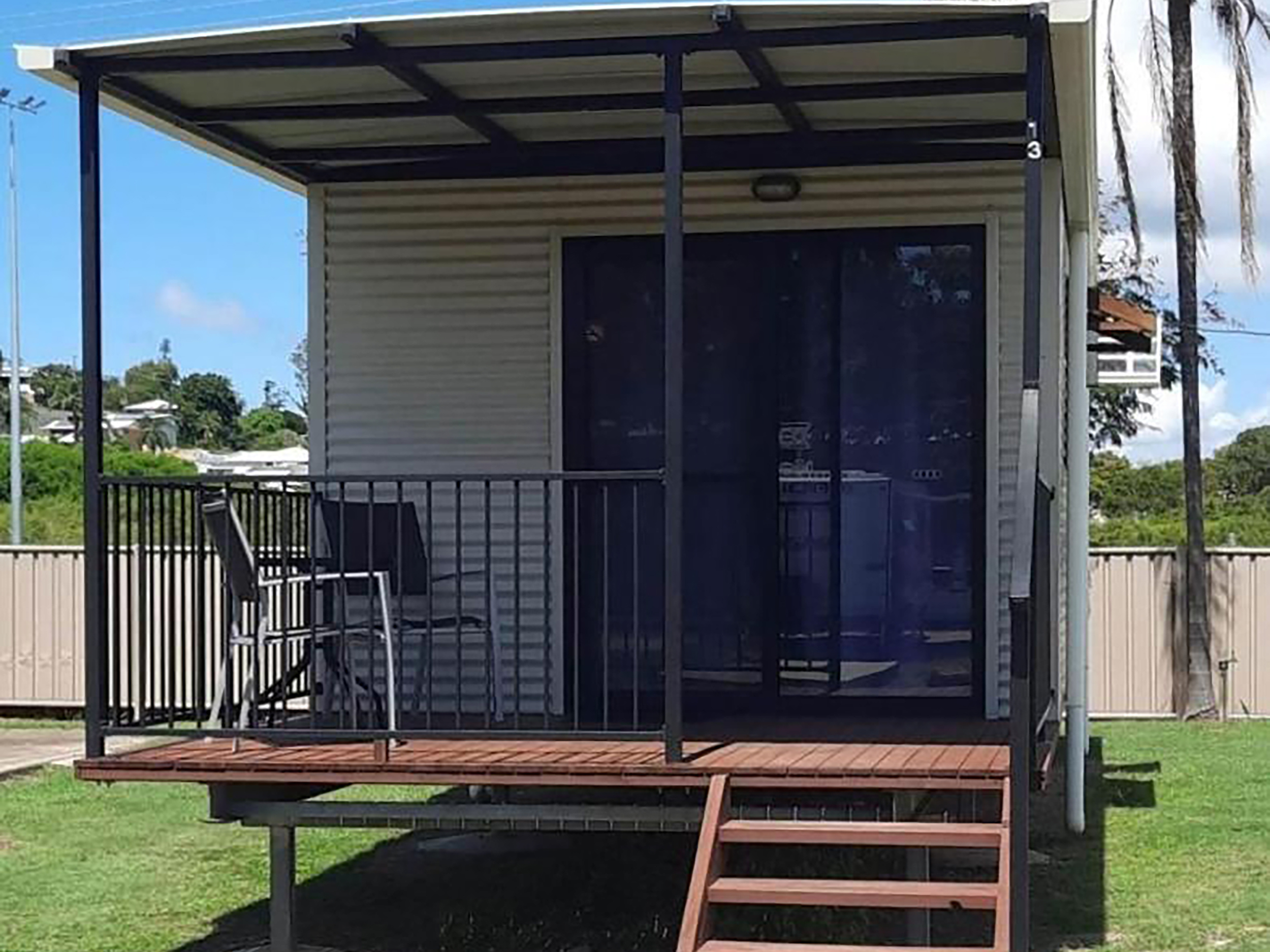 QUEENSLAND COASTAL CARAVAN PARK - 1066CPF