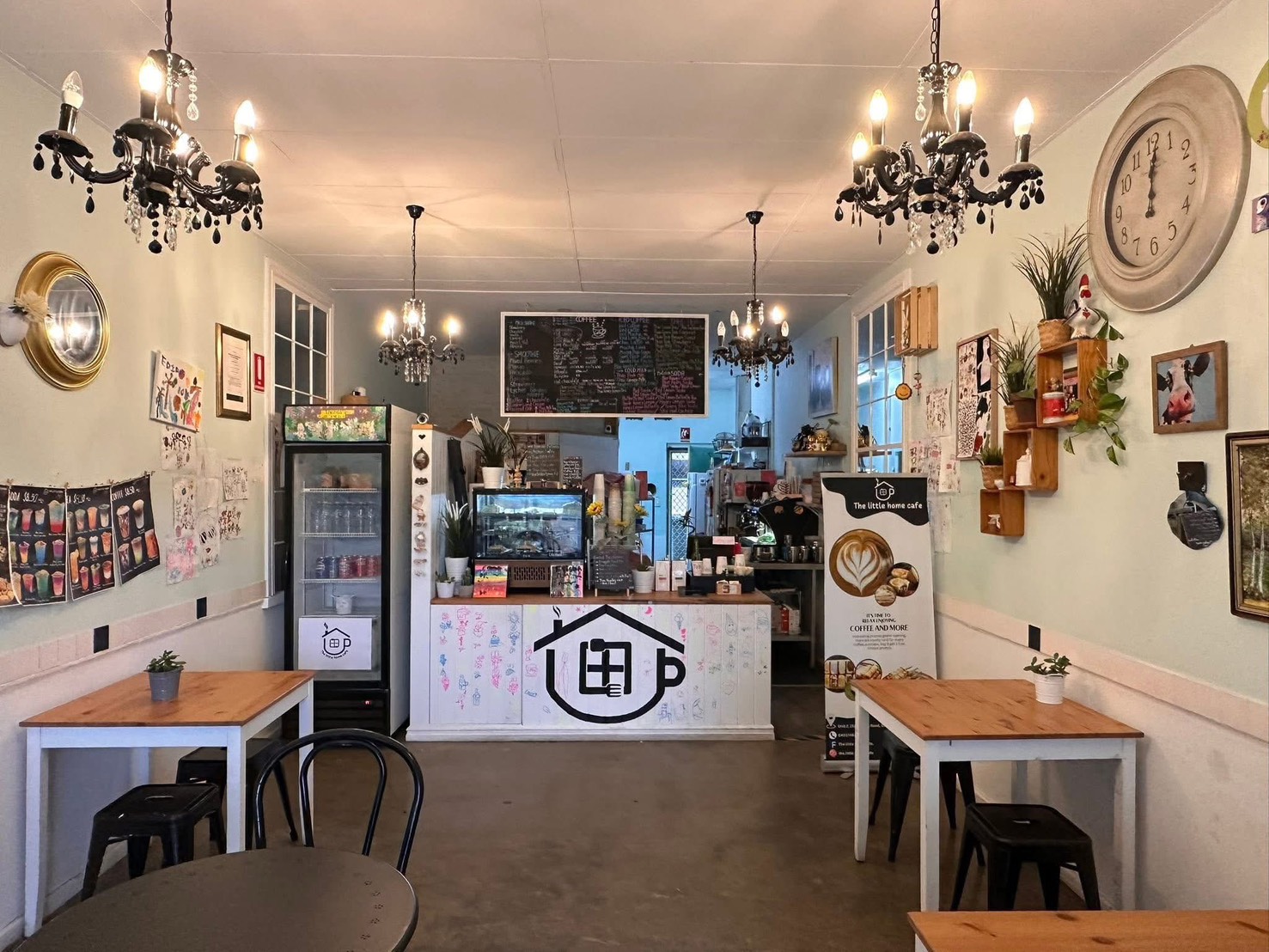 FOR SALE - Charming Neighbourhood Caf with Strong Local Following