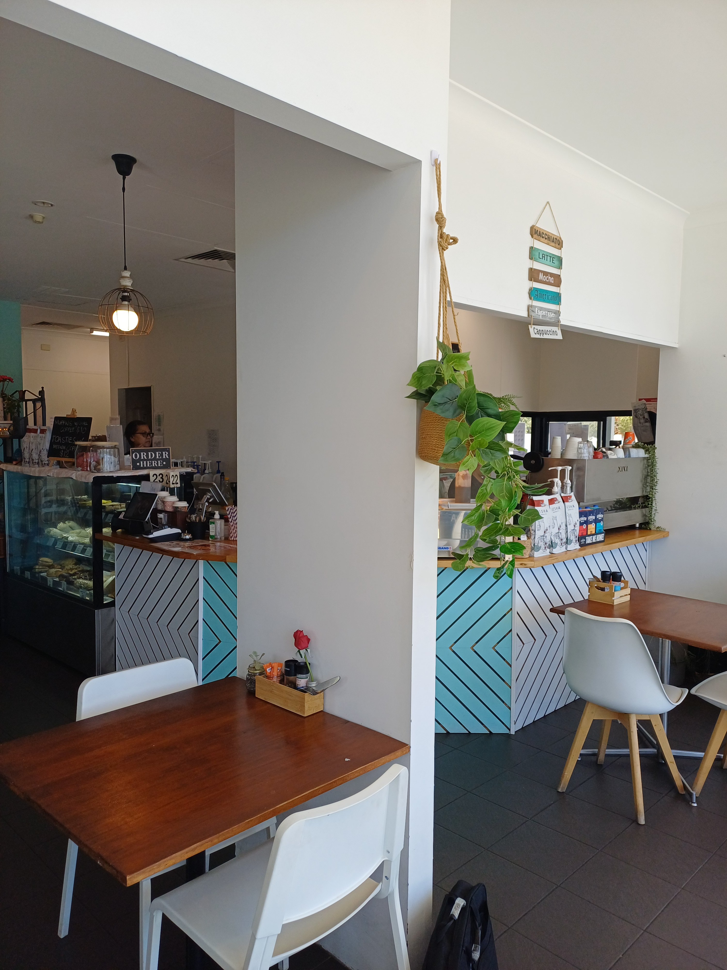 Thriving Caf with Drive-Through in Prime Shopping Centre Location - For Sale!