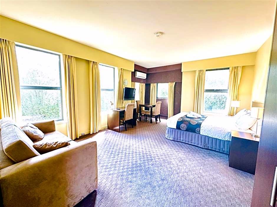 Leasehold Motel for Sale - Prime Ballarat Location