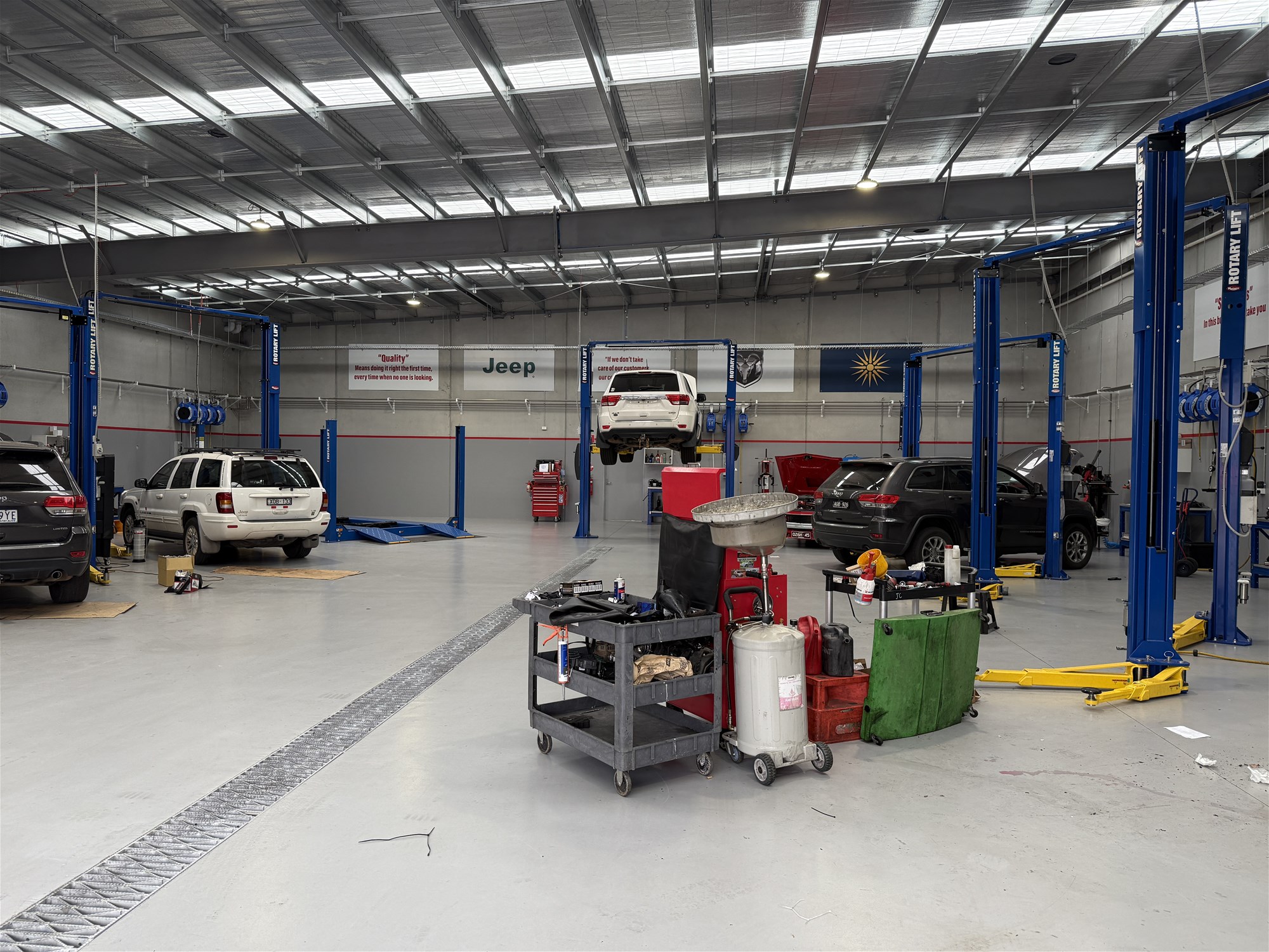Profitable car mechanic workshop with additional Income from Parts Sales