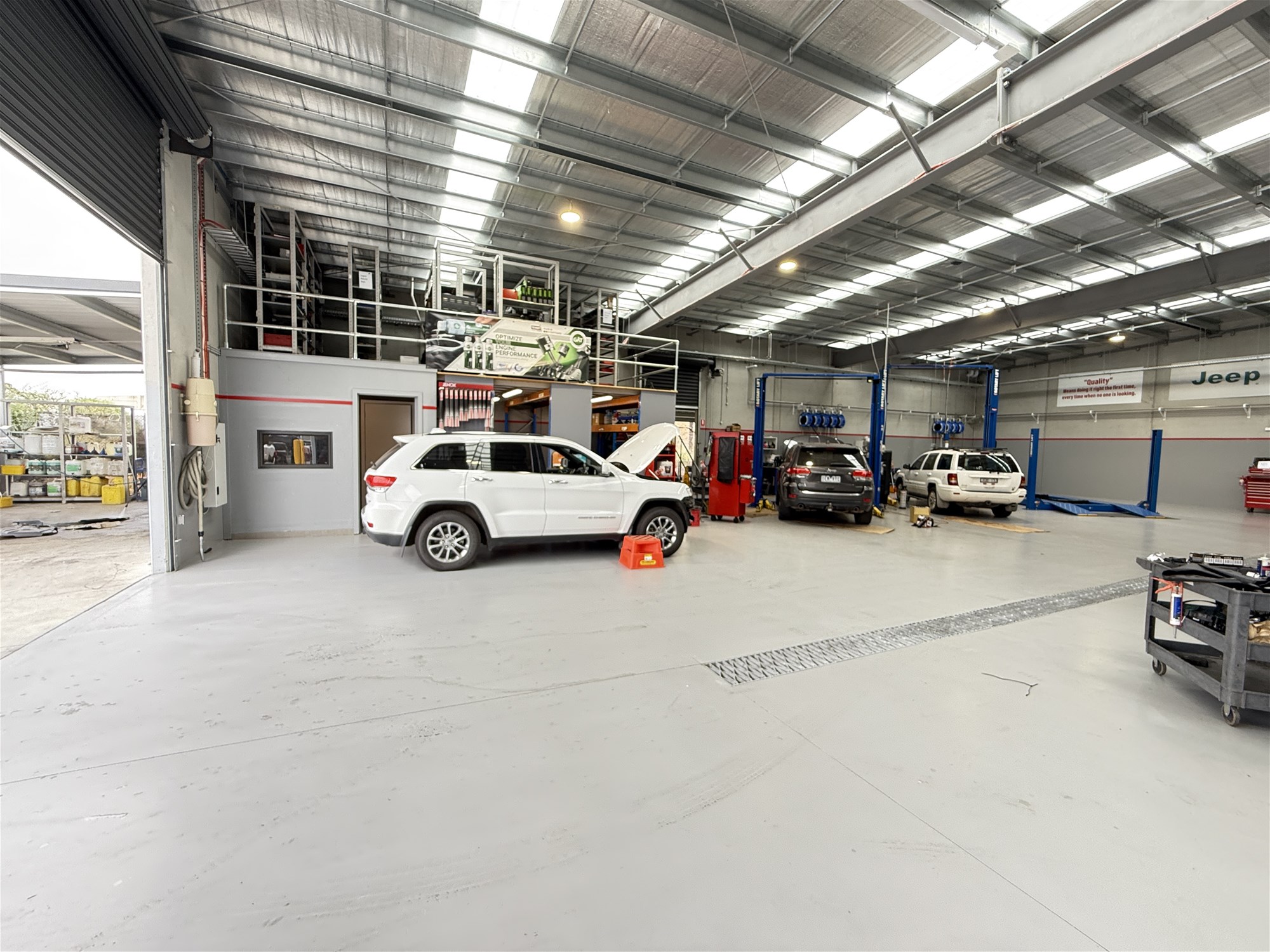 Profitable car mechanic workshop with additional Income from Parts Sales