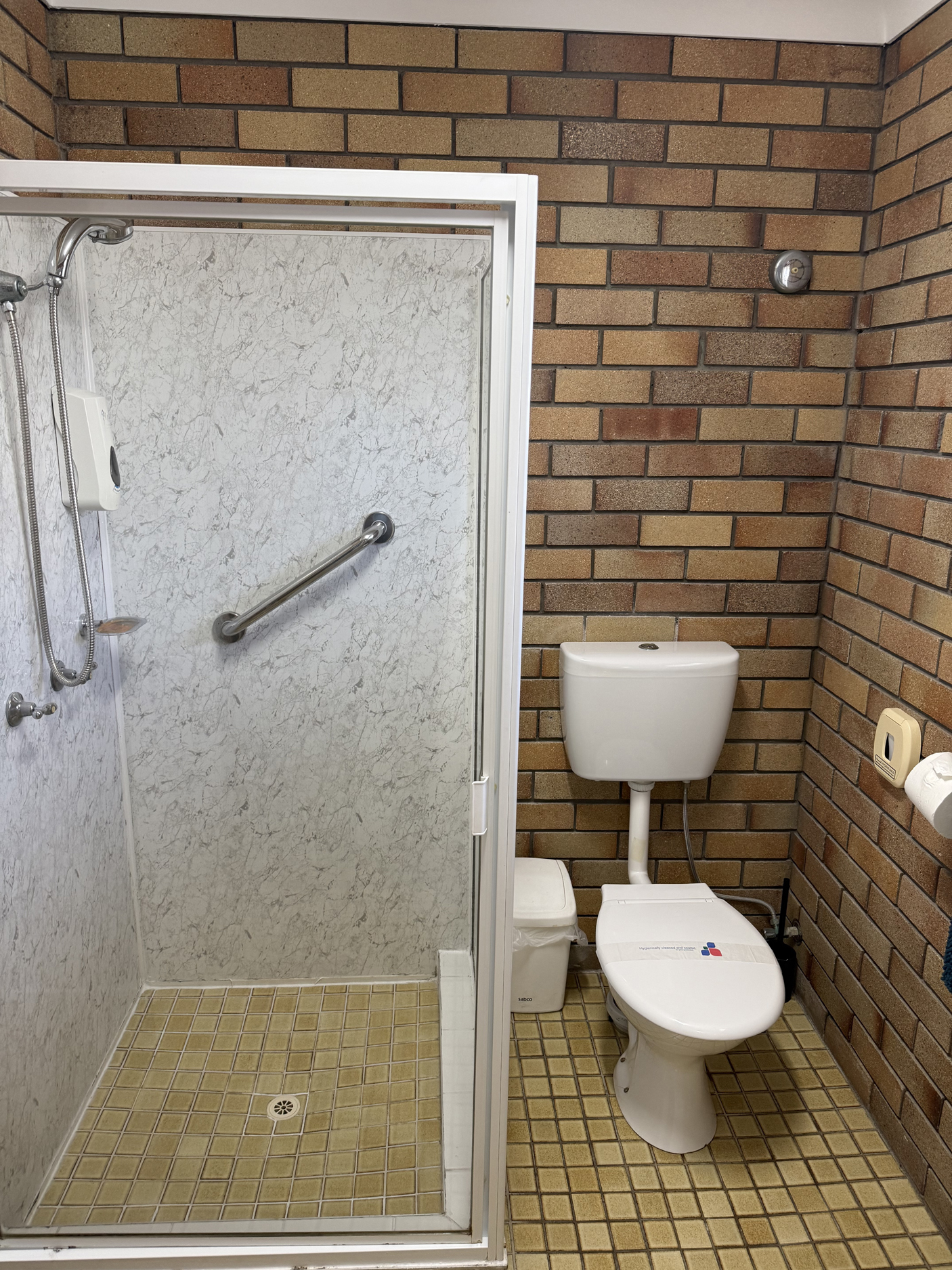 FREEHOLD MOTEL WITHIN 2.5 HOURS OF BRISBANE  2290MF