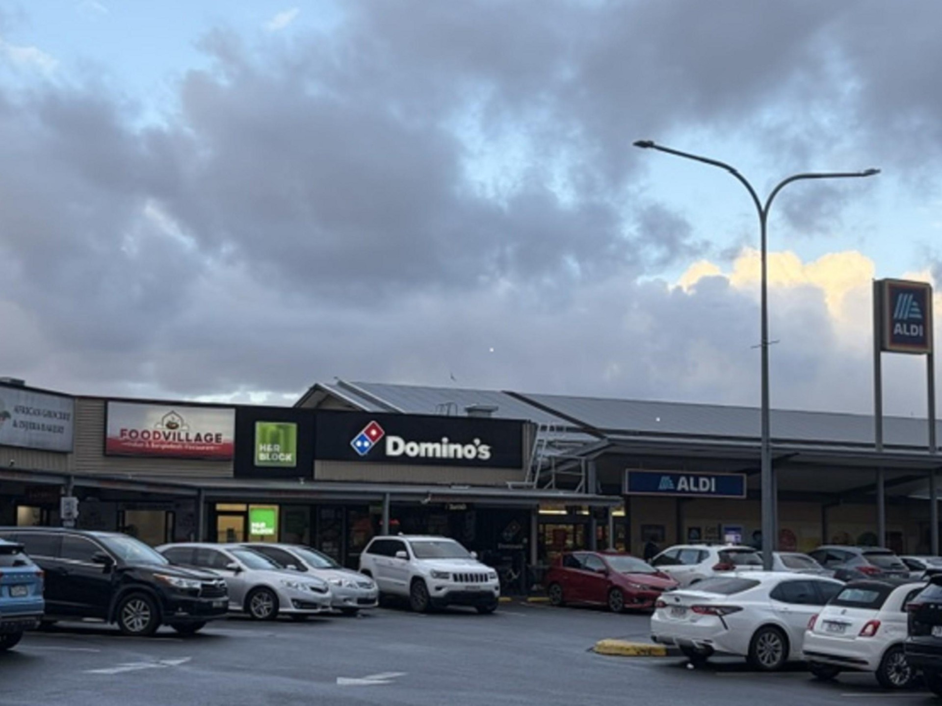 Dominos Pizza! Durack Brisbane! Lease to 2039! Remodelled! TO $21,400 per week! Suit Owner/Operator!