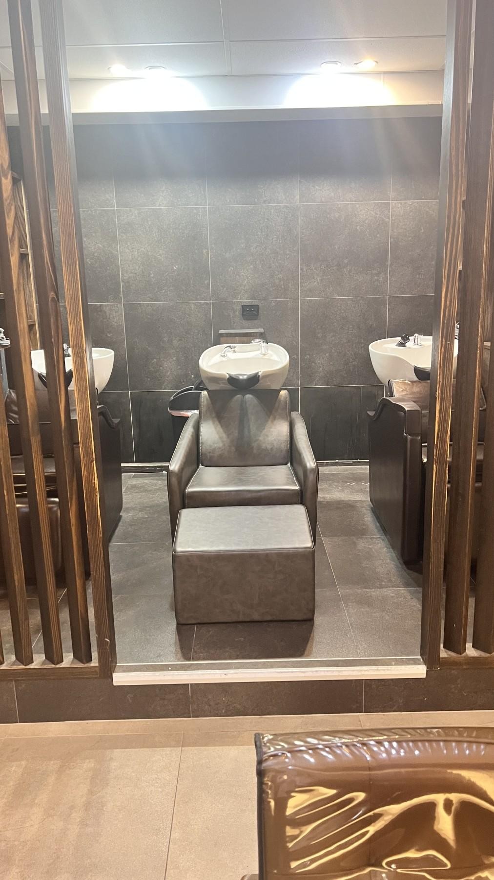 FULLY FITTED HAIR SALON  WALK IN & START TRADING