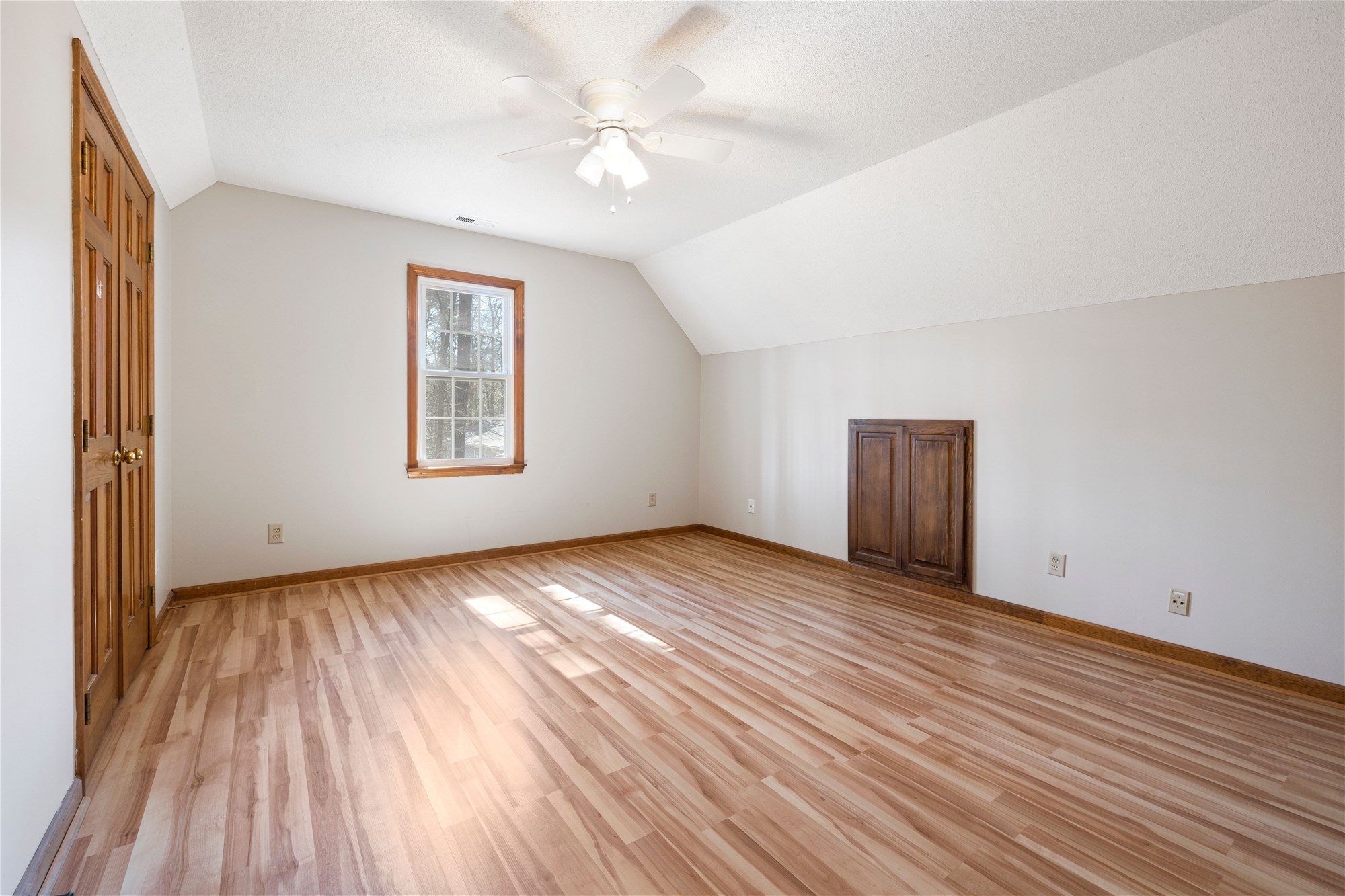 Brisbane Flooring Supply & Install, 2 Showrooms | $243K Adjusted Net Profit