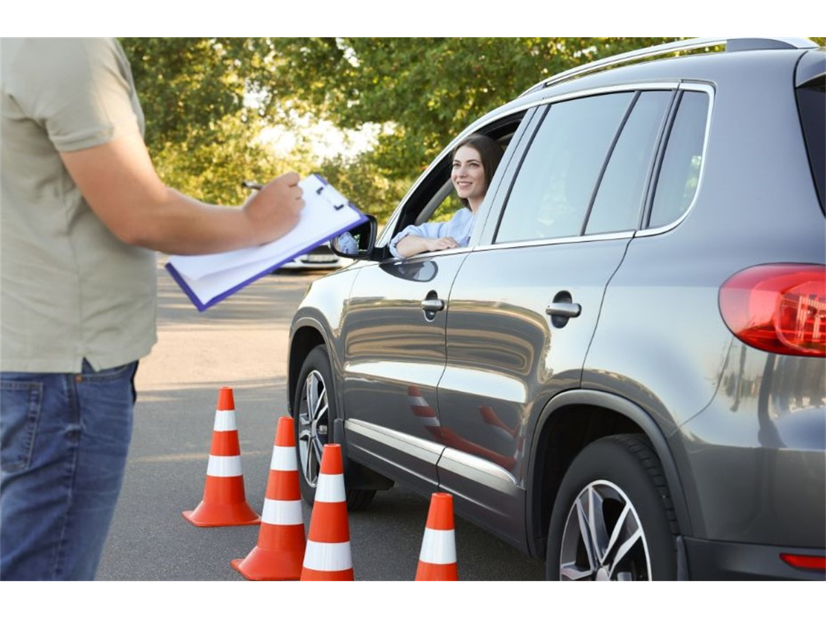 PORT DOUGLAS & MOSSMAN DRIVING SCHOOL FOR SALE