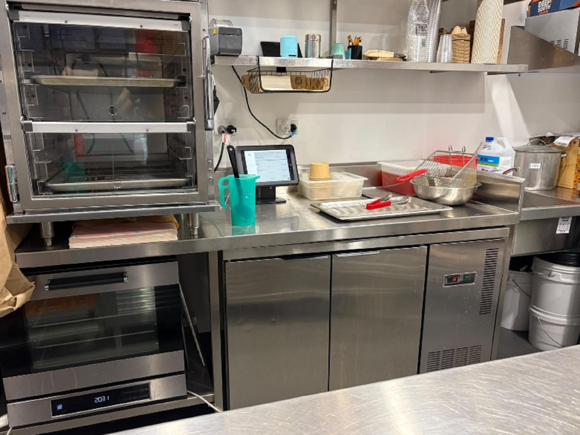 Quality Chicken & Chip / Fish & Chip shop  Berrinba! Lease assignment & Asset sale!