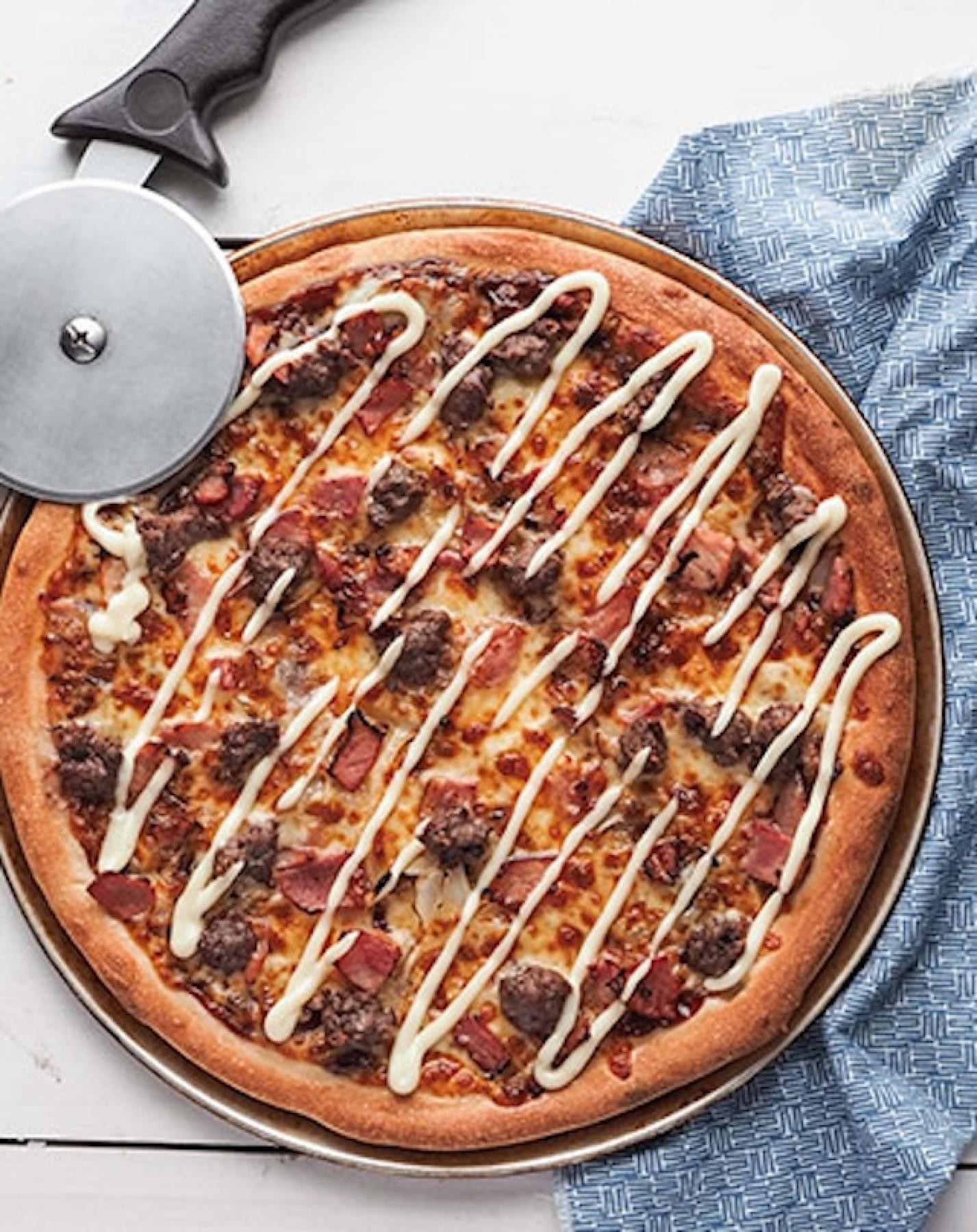 PIzza Store  - Highly Profitable Prime Location  - Booming City Edge Location