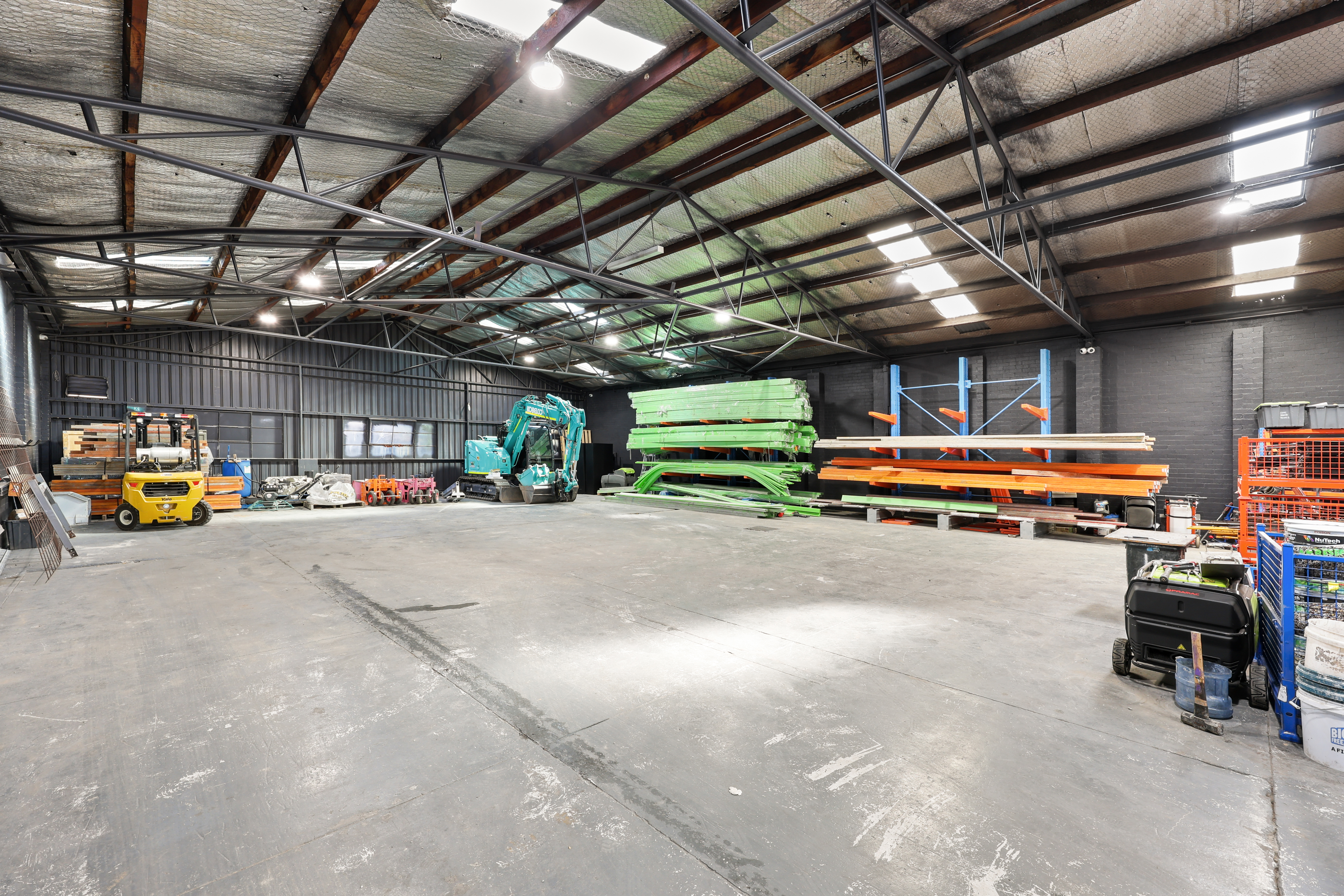 Refurbished Office/Warehouse In Prime Clayton South