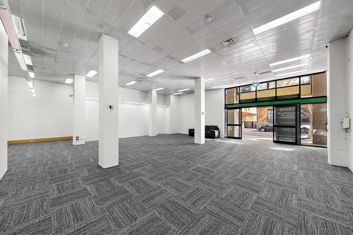 Spacious retail or office suite, superb location