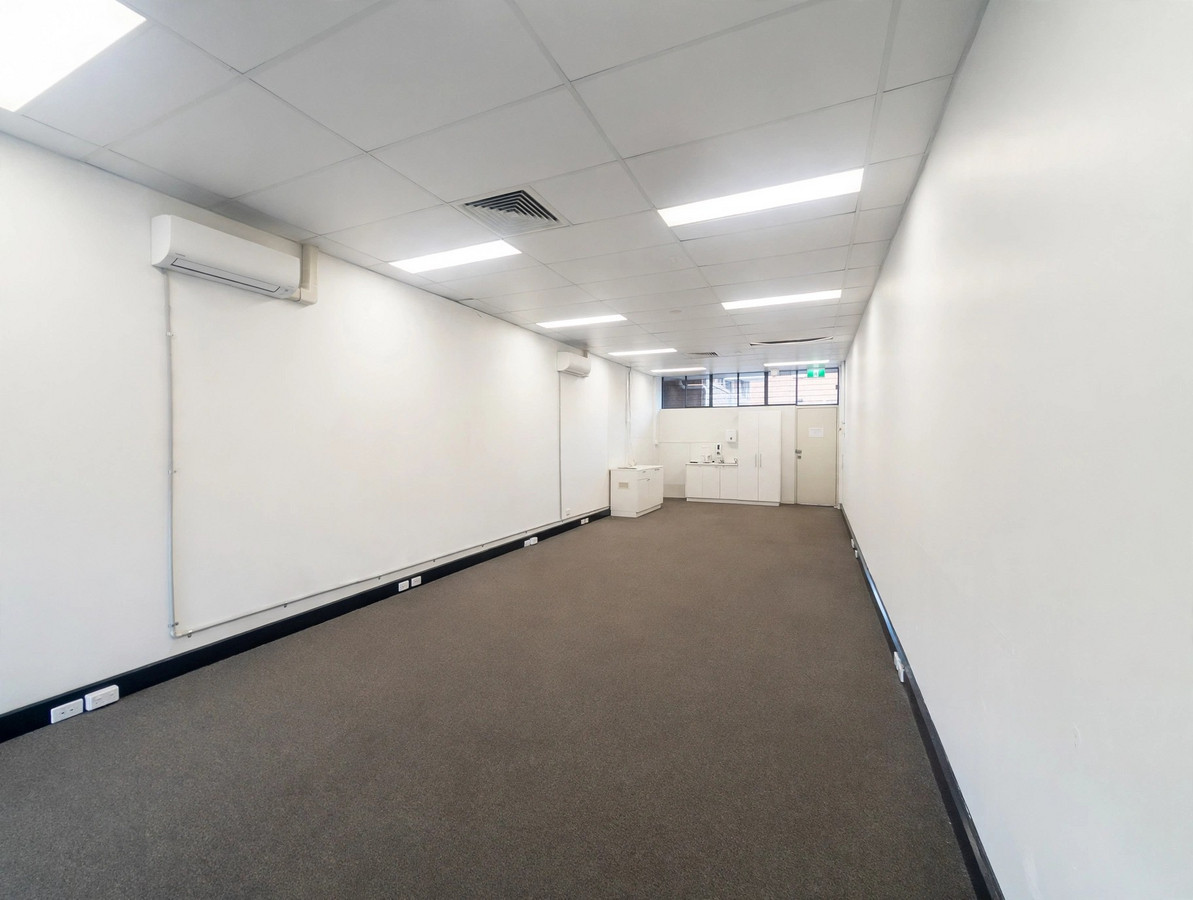 Hi Exposure retail or office in central location