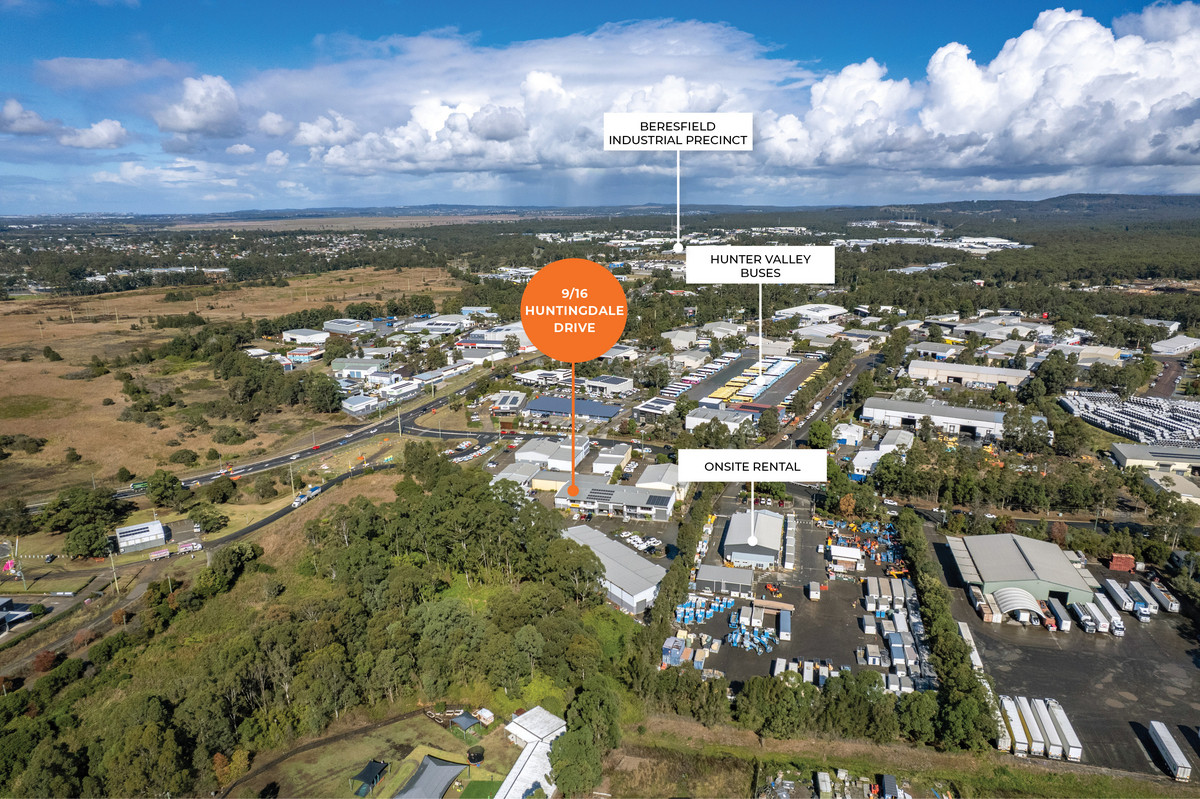 Price reduced! Industrial warehouse with reception office and 5 allocated car parks