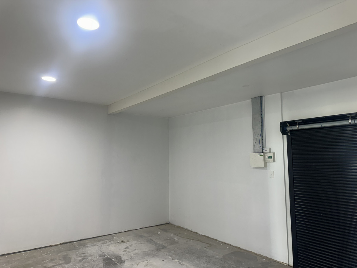 Flexible commercial or retail space with exposure