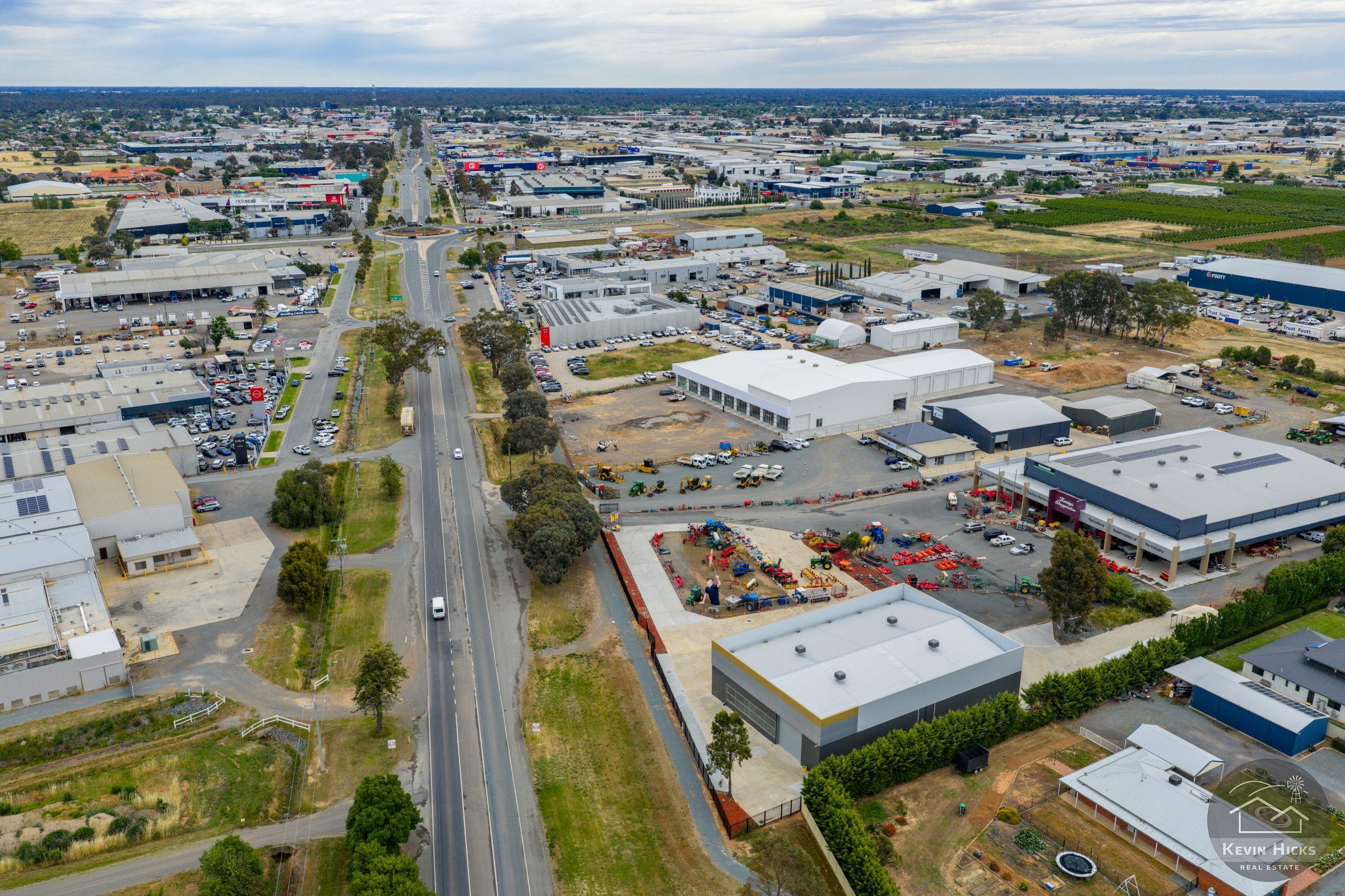 New high clearance showroom, highway frontage