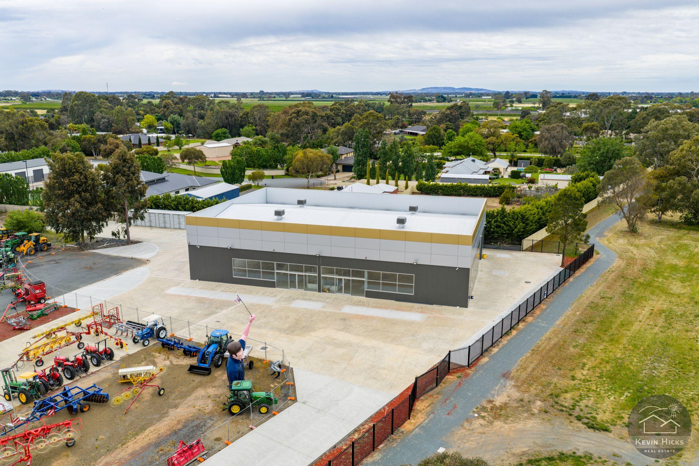 New high clearance showroom, highway frontage