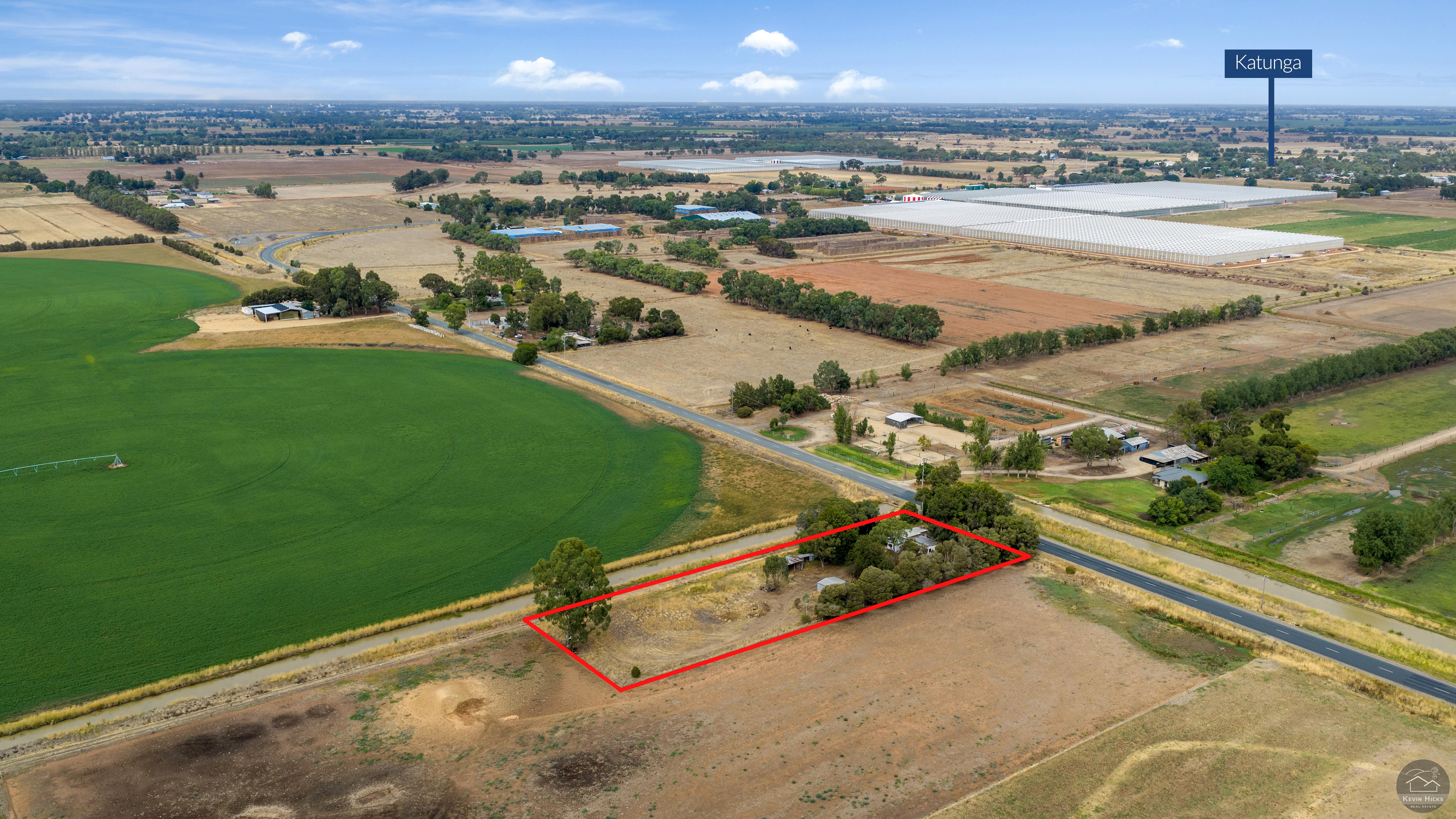 Rare 1.3 Acre Lifestyle Opportunity