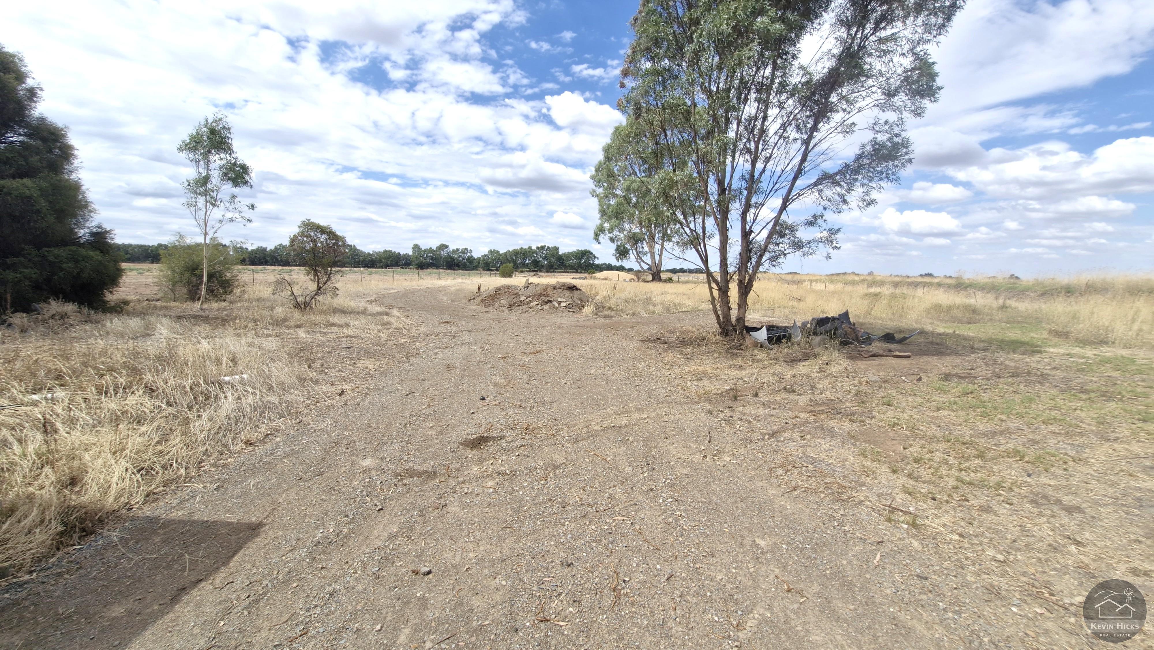 Rare 1.3 Acre Lifestyle Opportunity