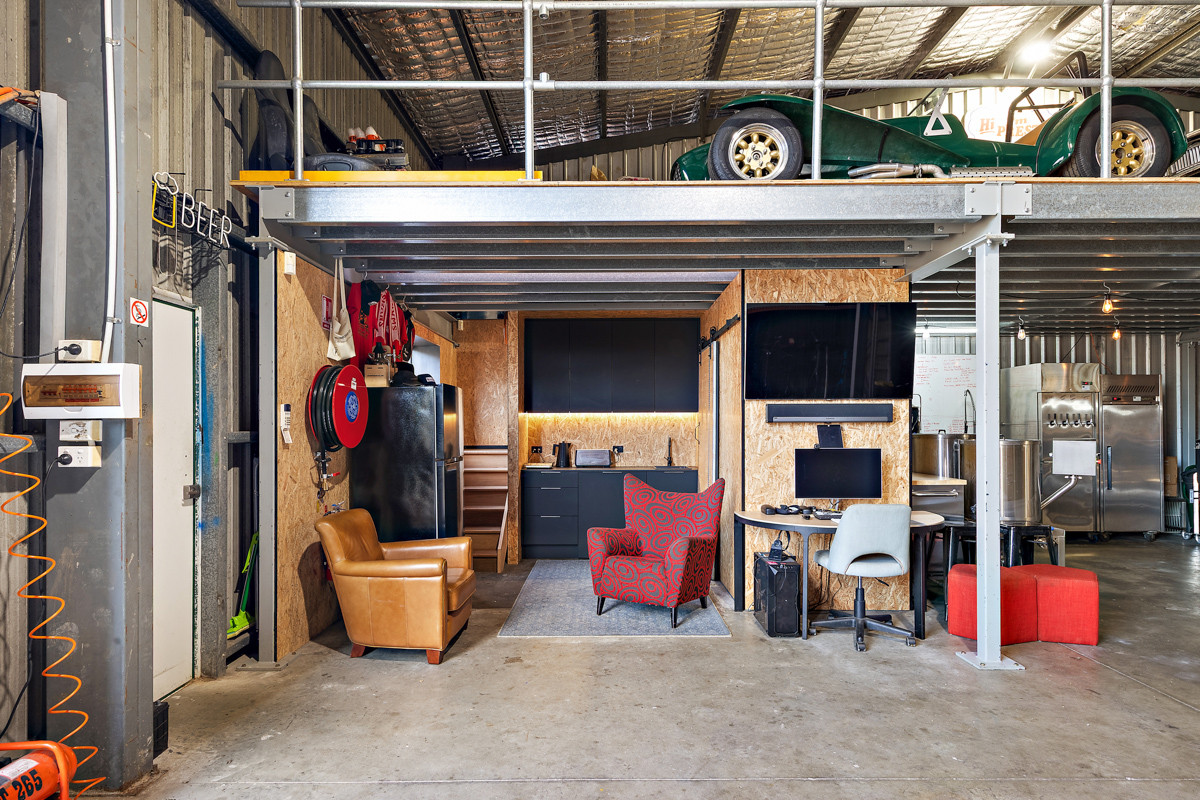 Quality Industrial Units in Tightly Held Complex of Three