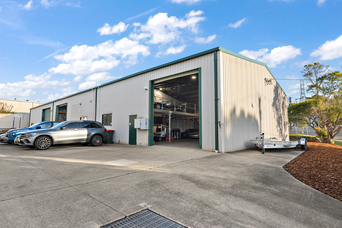 Quality Industrial Units in Tightly Held Complex of Three