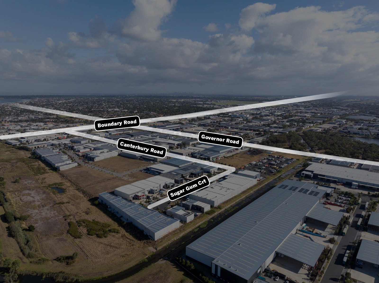 AFFORDABLE WAREHOUSING MOMENTS FROM MORDIALLOC FREEWAY