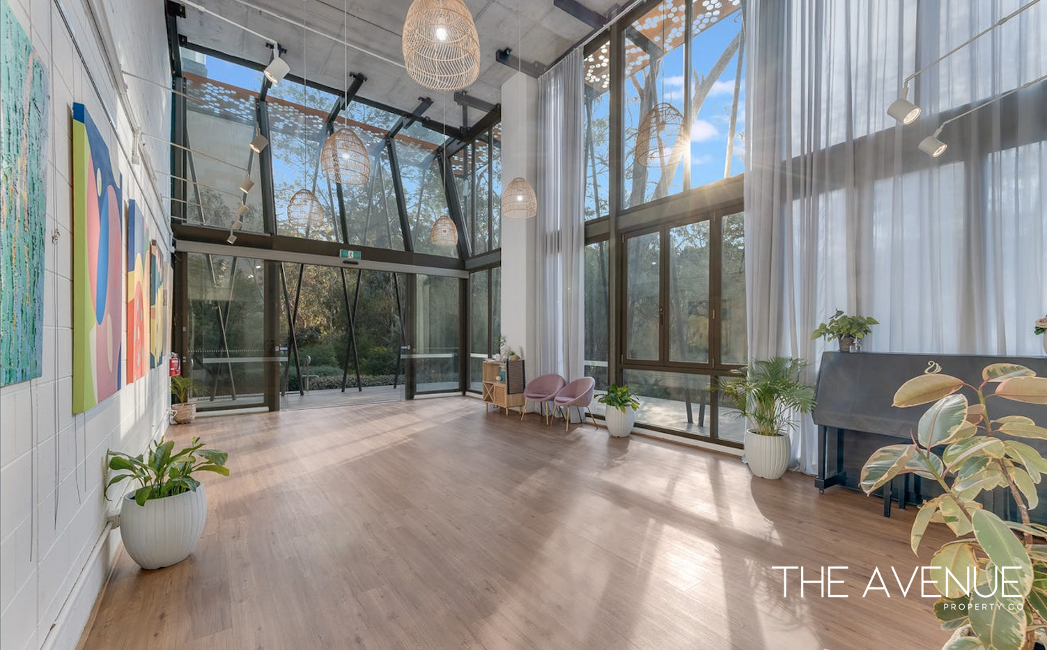 Rare Commercial Opportunity in a High-Exposure Setting