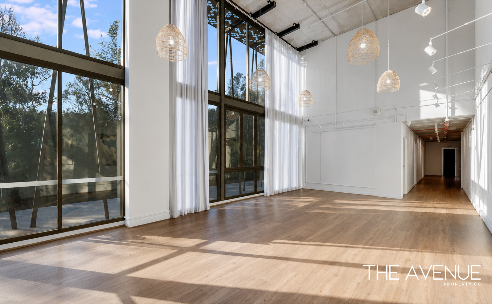Rare Commercial Opportunity in a High-Exposure Setting
