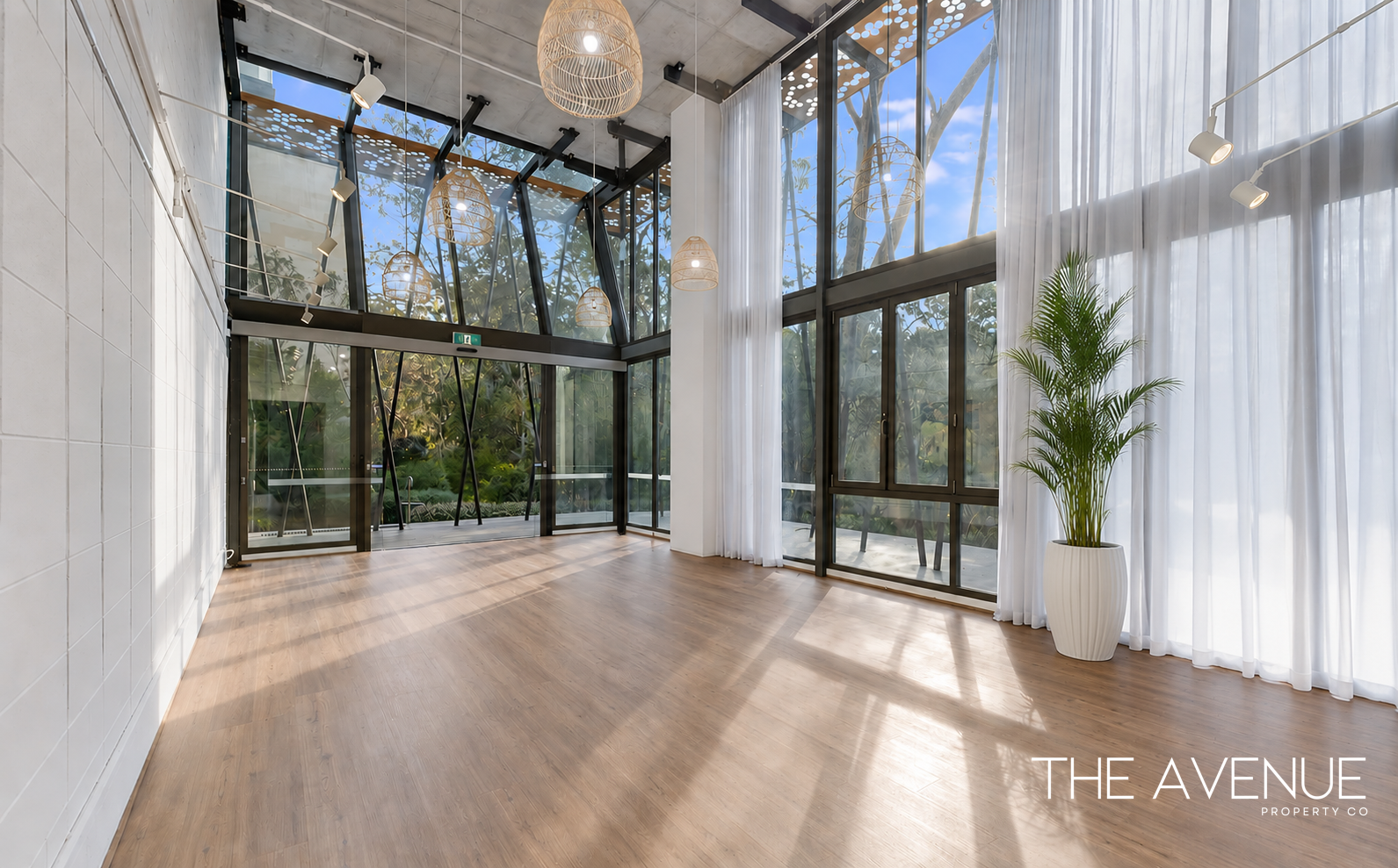 Rare Commercial Opportunity in a High-Exposure Setting