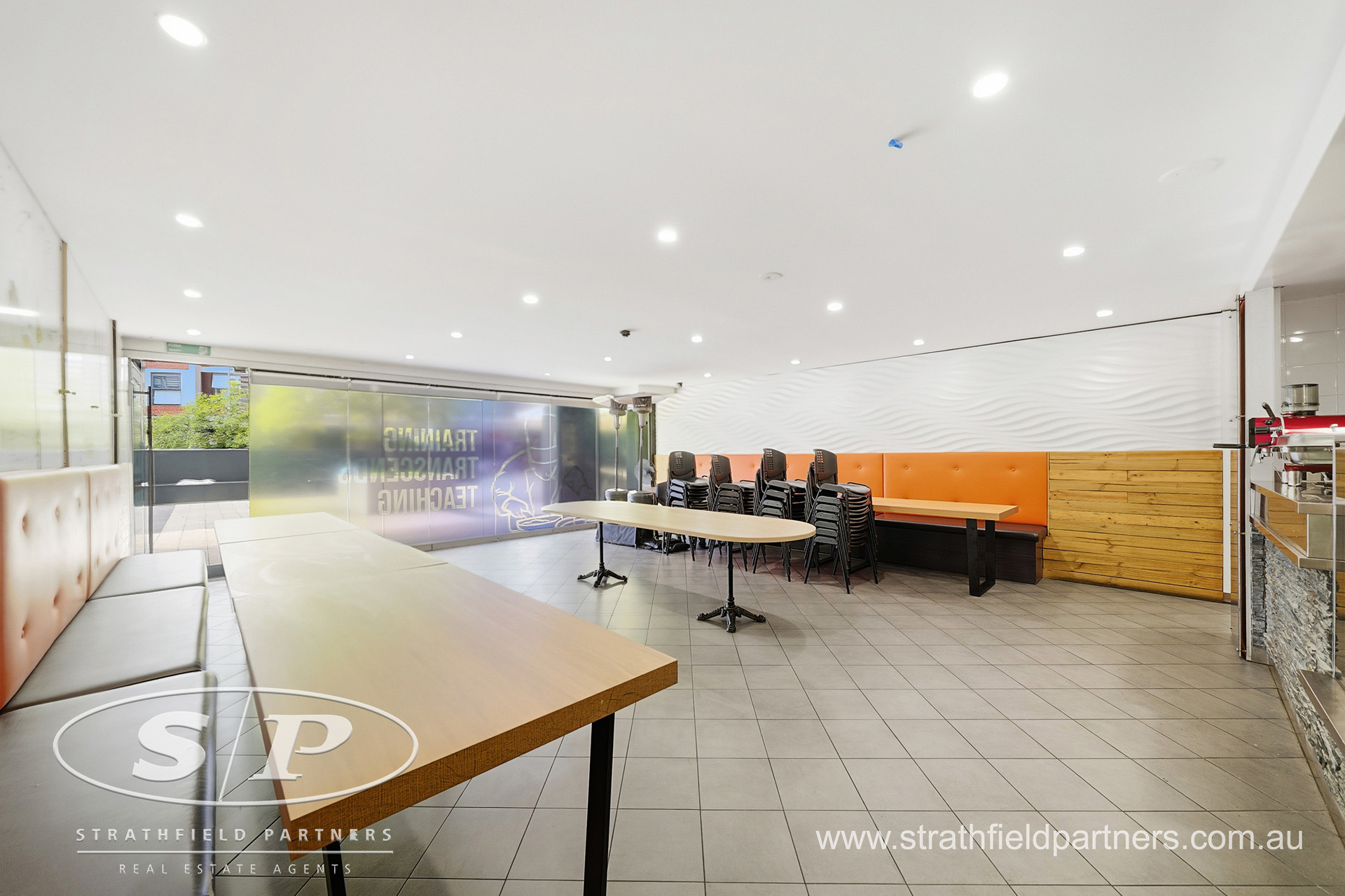 Turnkey Restaurant Opportunity - Fully Fitted Kitchen, Coolroom & Bar