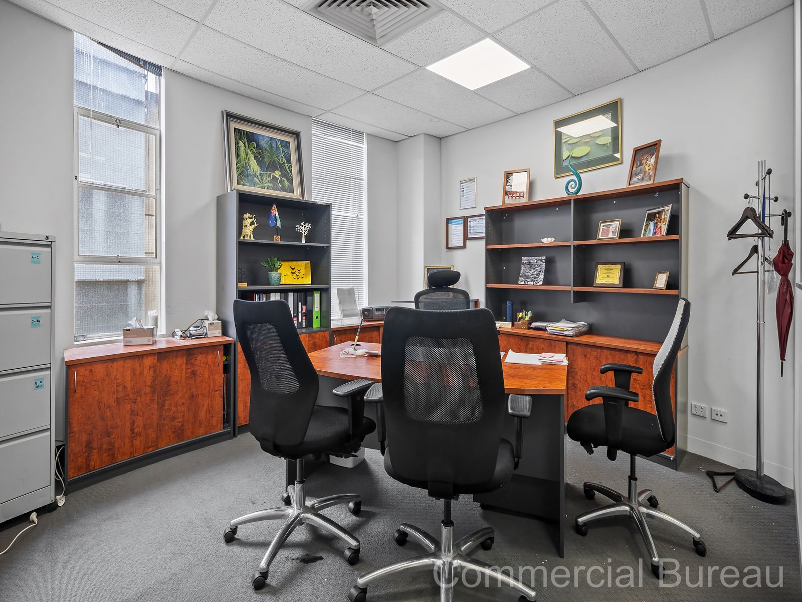 Bright office with outlook to Fleming Place