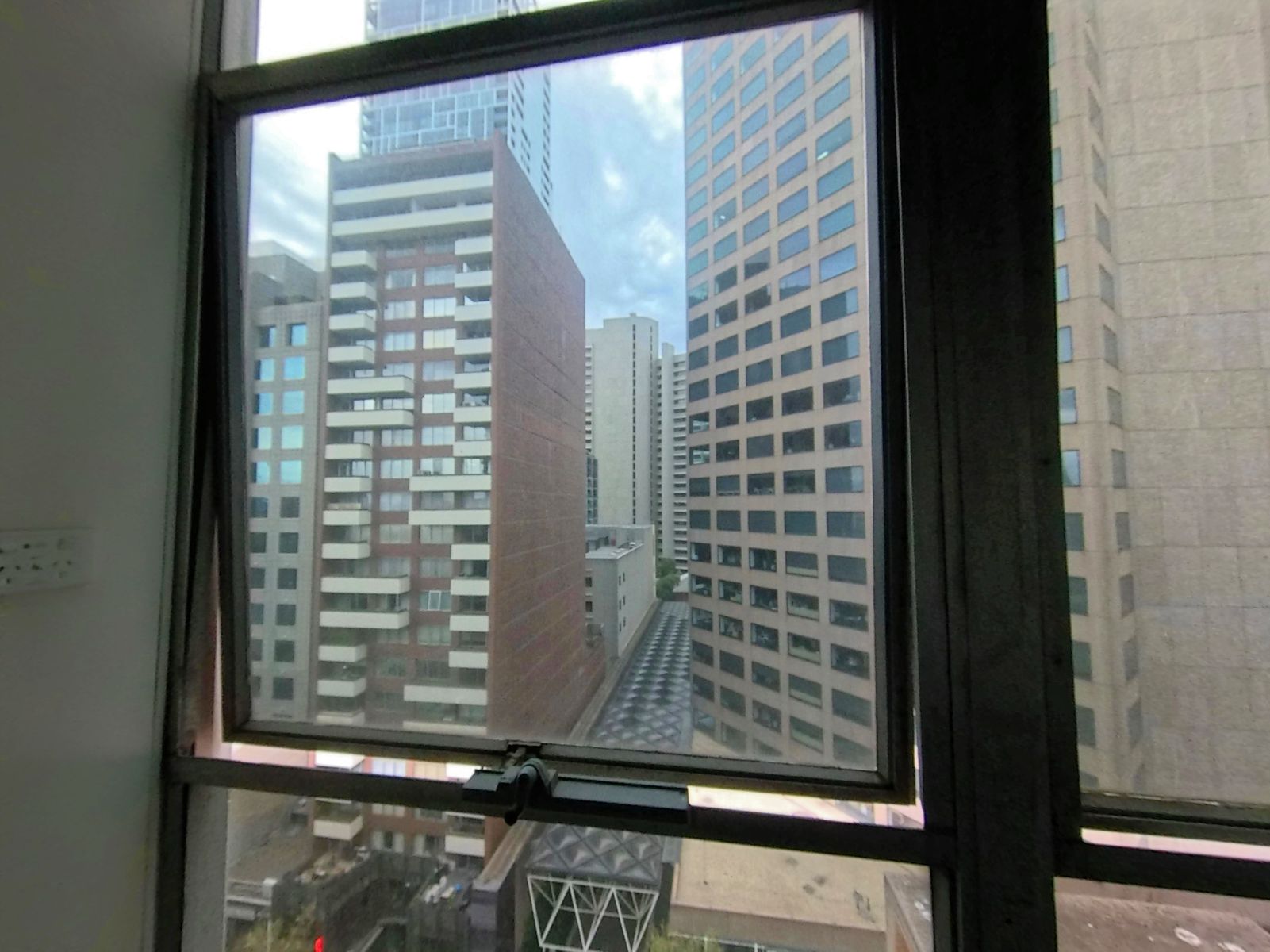 Paris end offices - short term and medium term