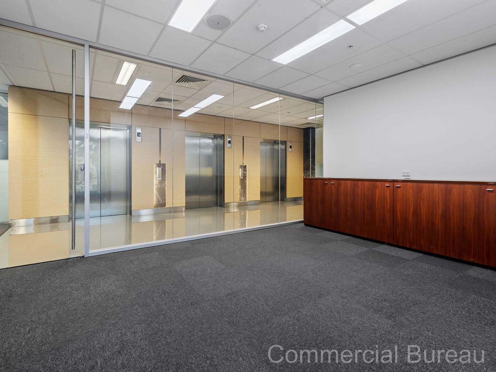 Corner Office in Landmark Q2 with exceptional views