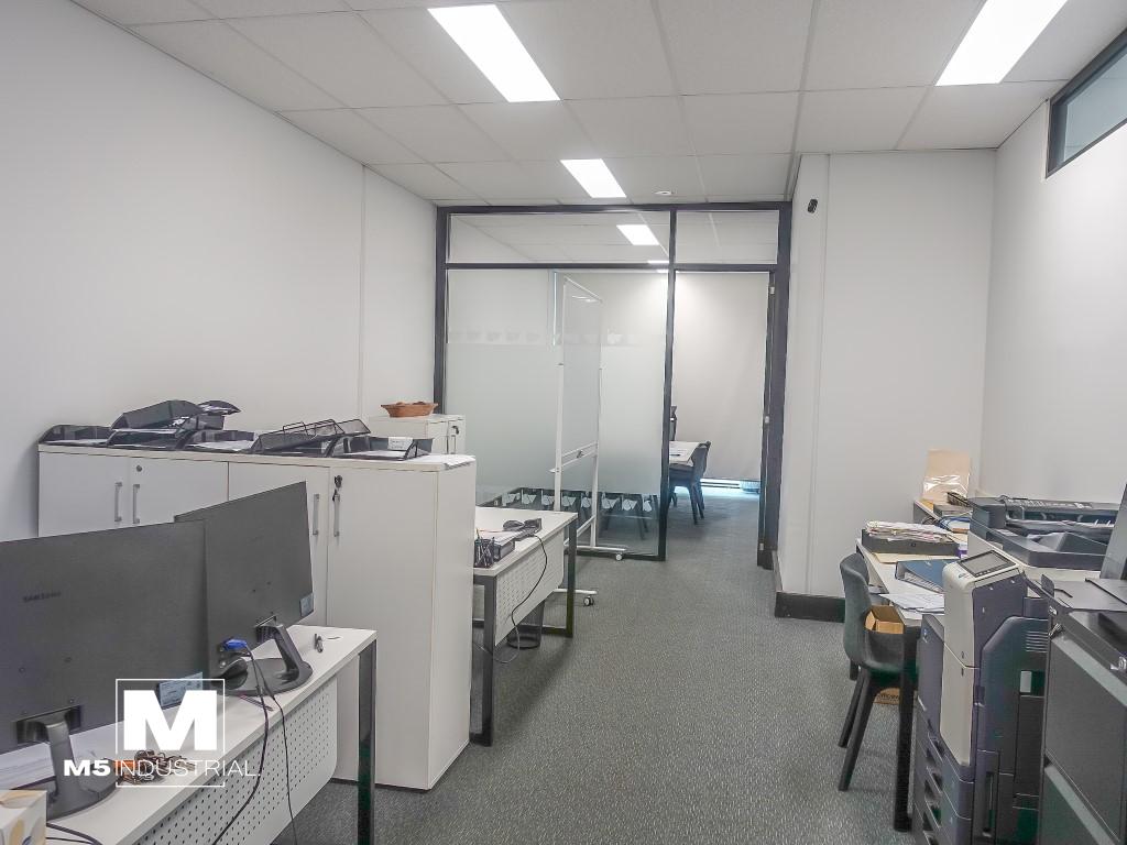 90sqm - Office Space in Popular Complex